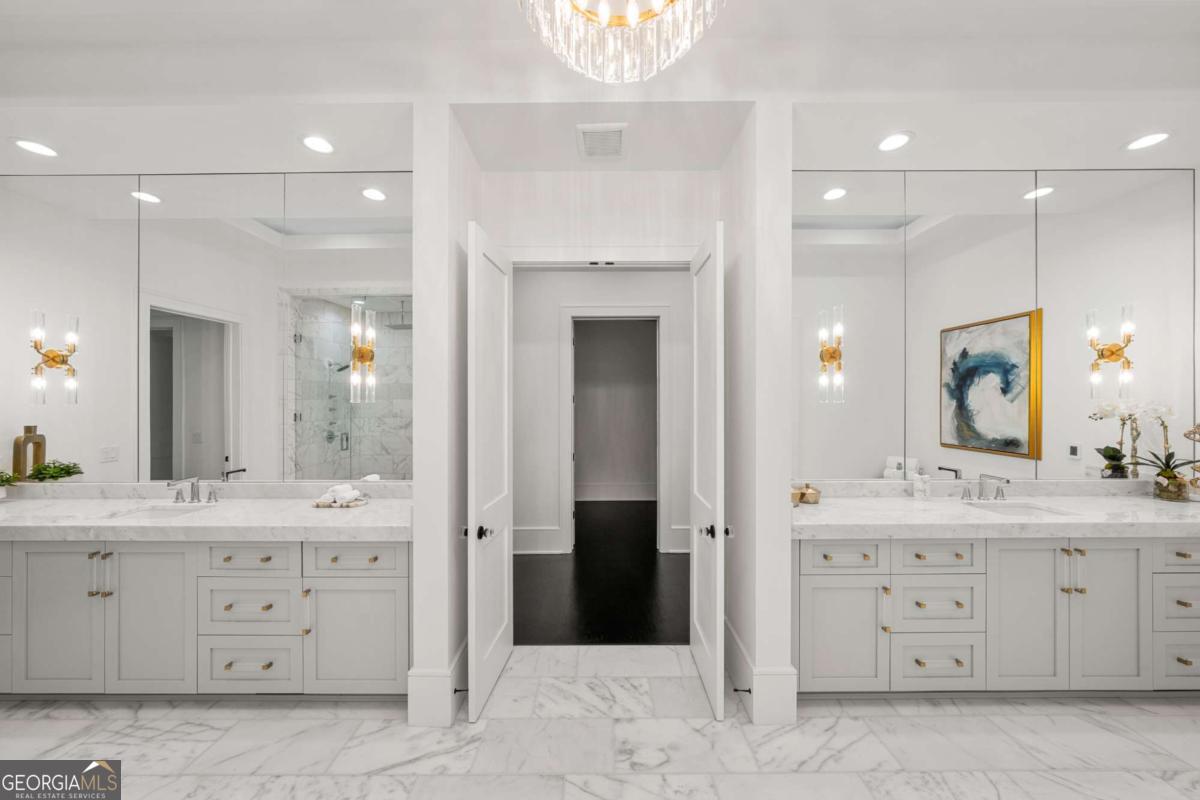 5211 Powers Ferry Road Property Photo 45