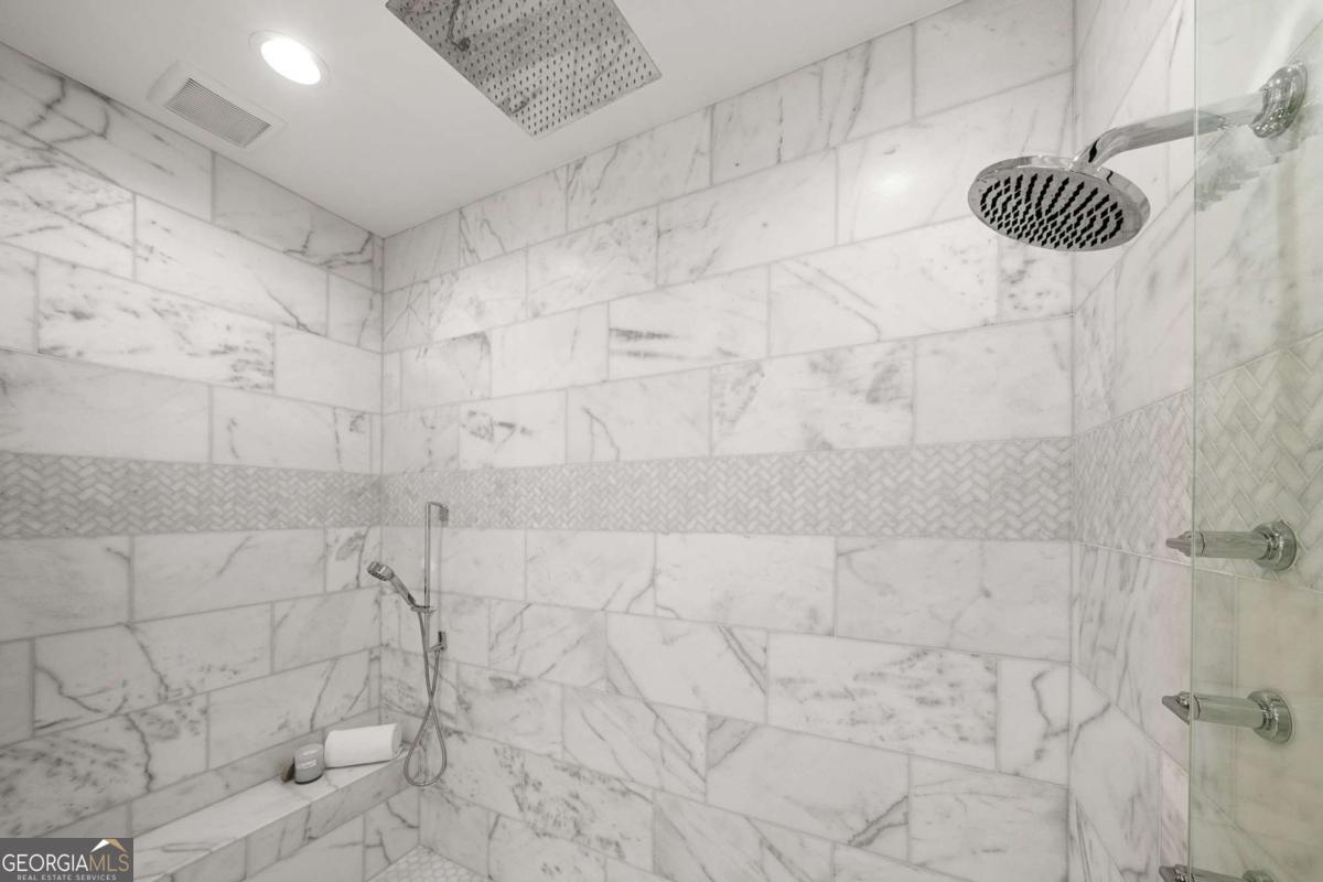 5211 Powers Ferry Road Property Photo 47
