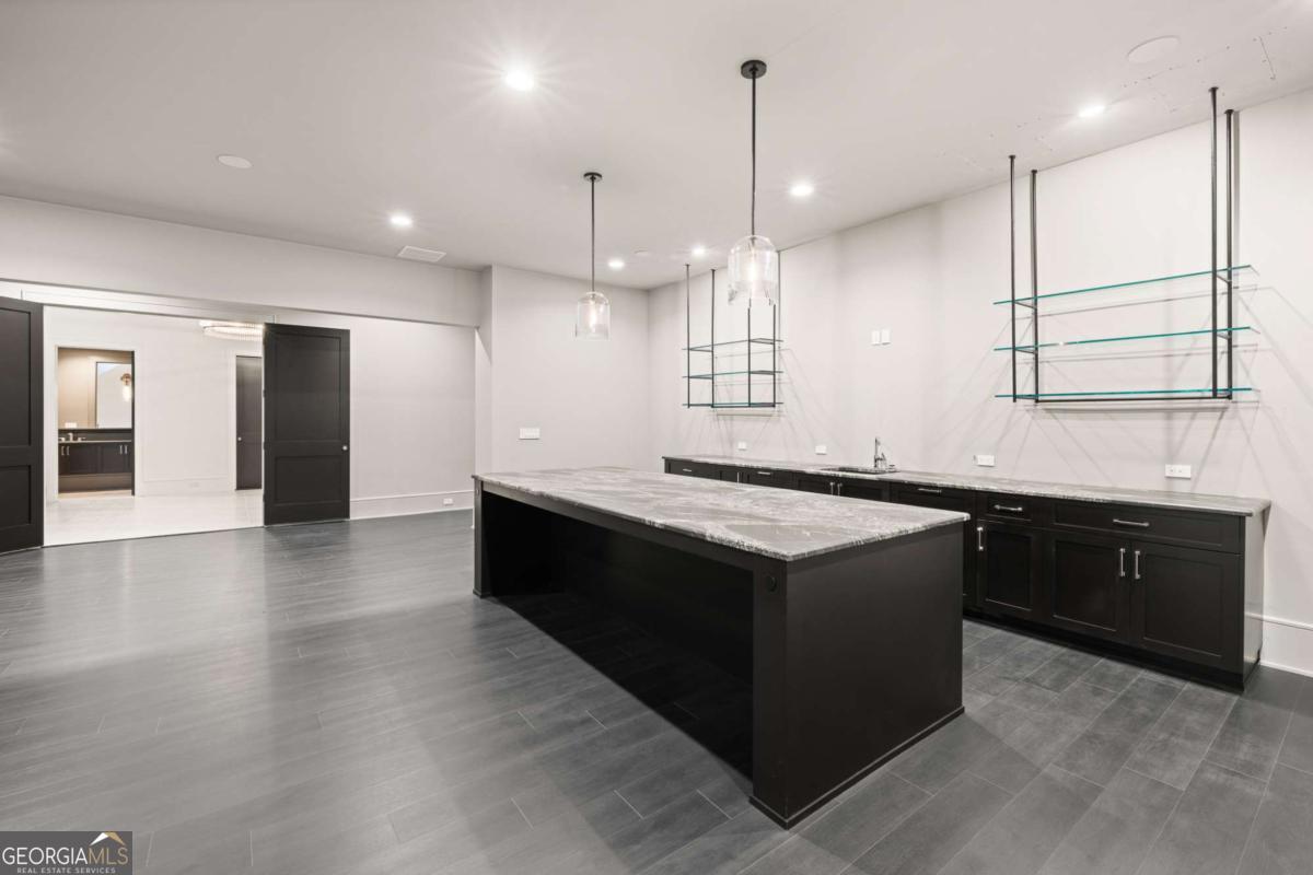 5211 Powers Ferry Road Property Photo 62
