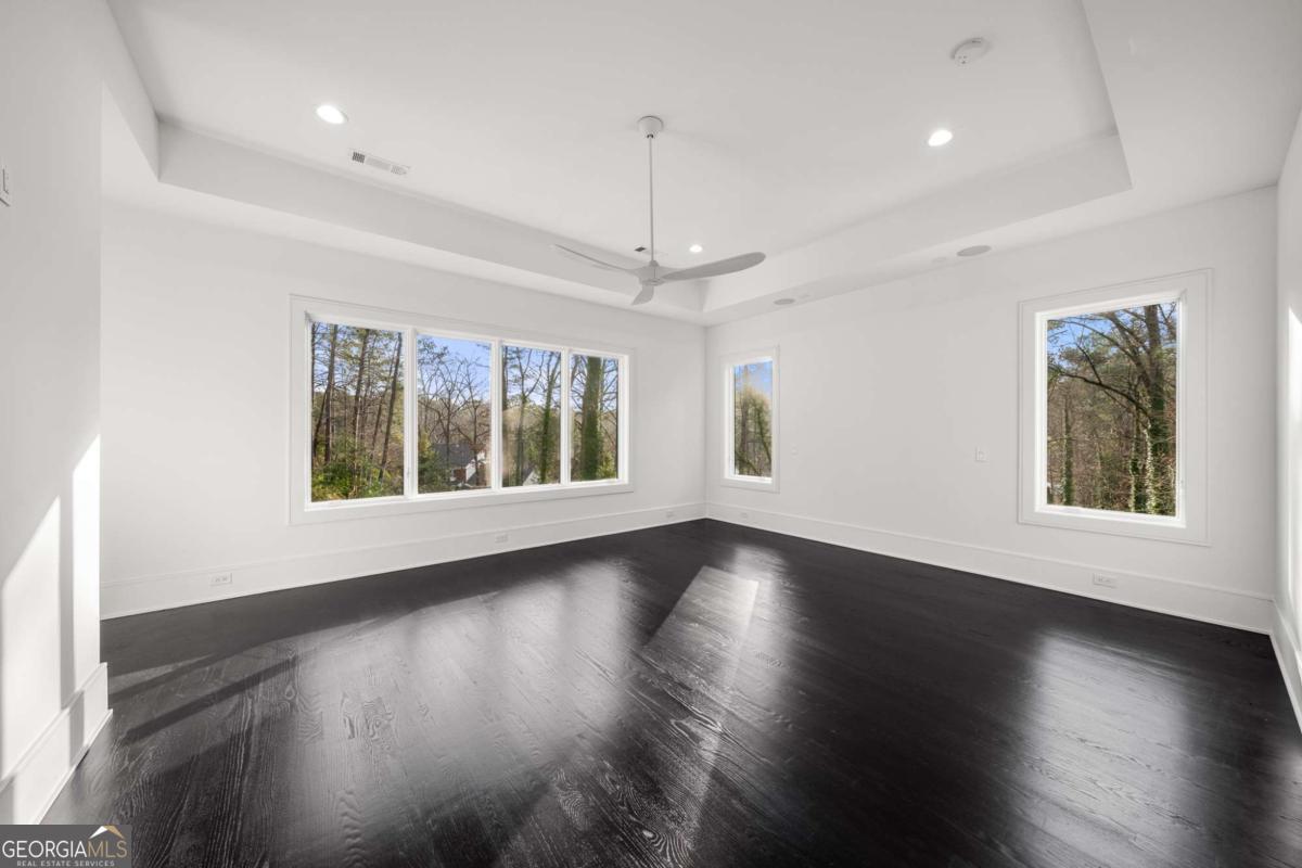 5211 Powers Ferry Road Property Photo 74