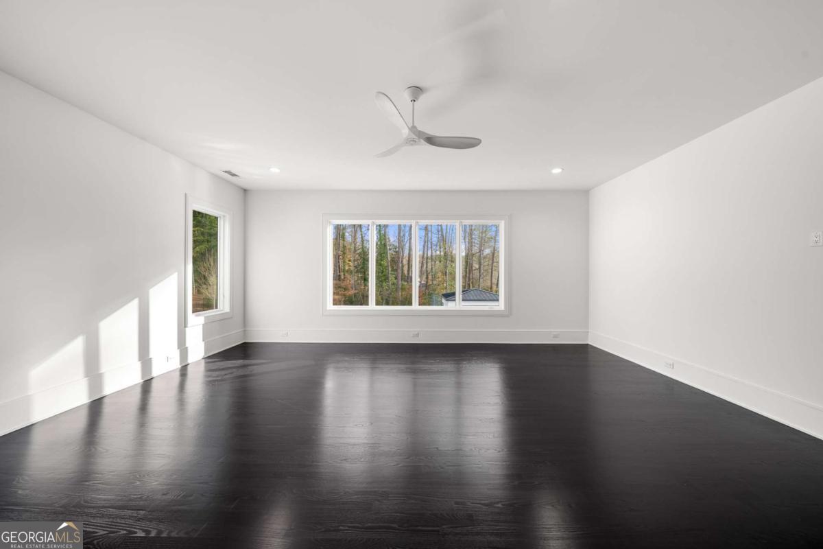 5211 Powers Ferry Road Property Photo 77
