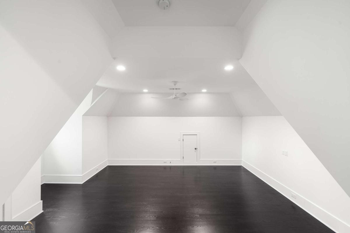 5211 Powers Ferry Road Property Photo 80