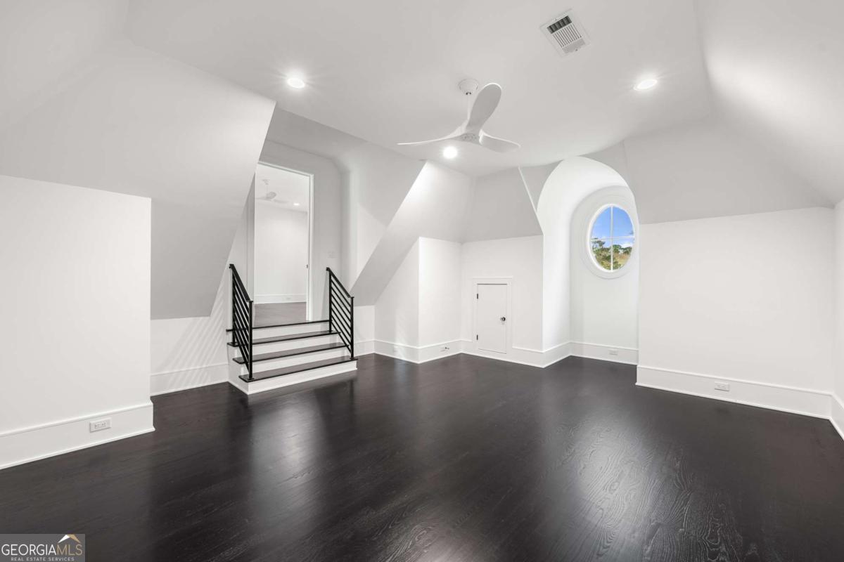 5211 Powers Ferry Road Property Photo 82