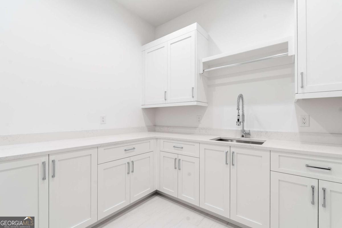 5211 Powers Ferry Road Property Photo 83