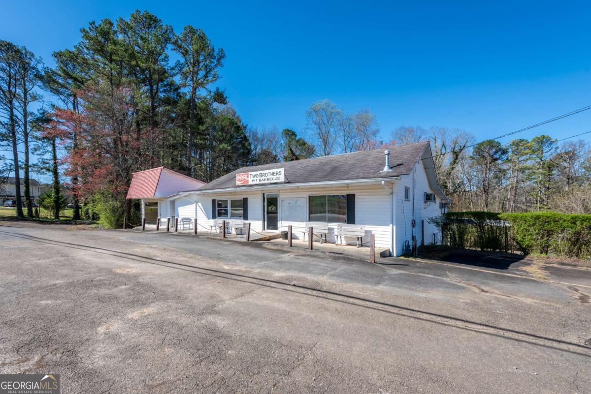 1695 Old Canton Road Property Photo 1