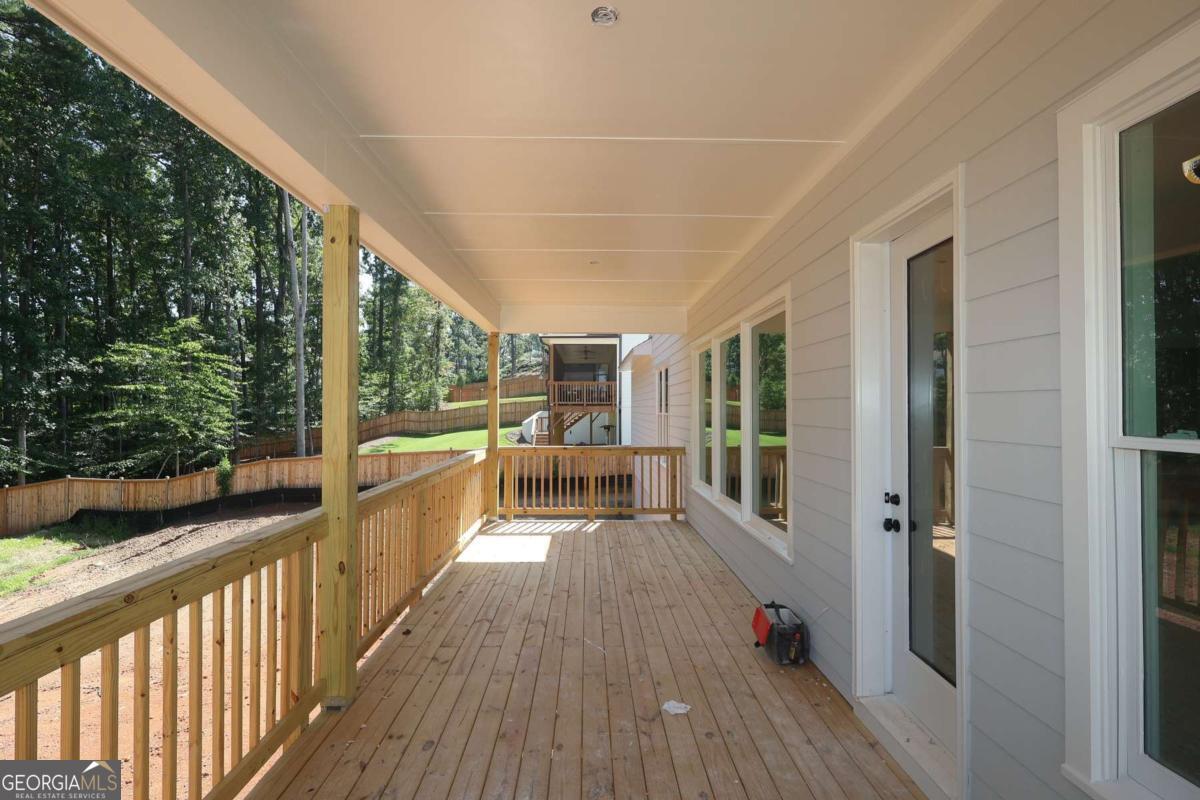 2253 Ellis Mountain Drive Property Photo 3