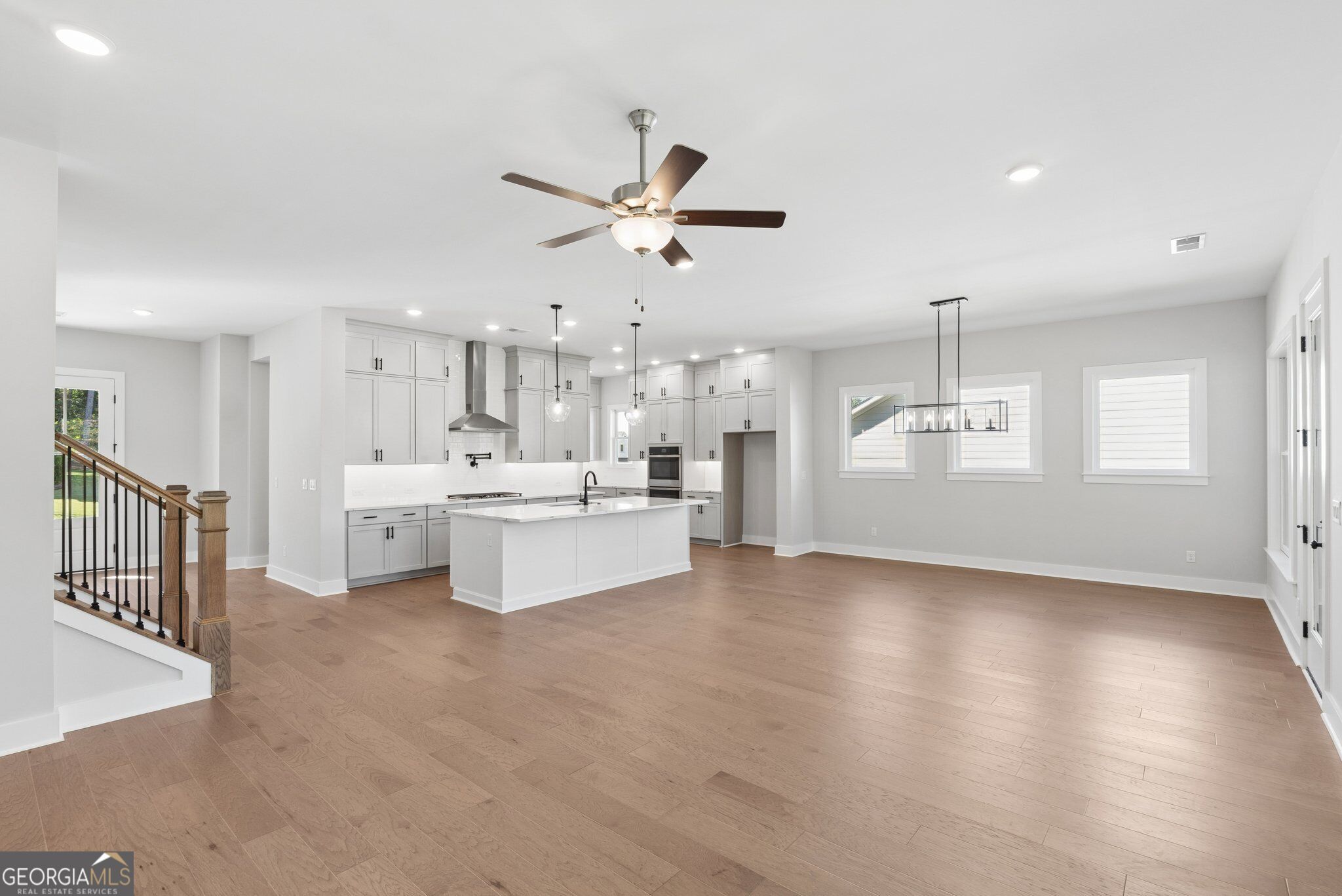 2253 Ellis Mountain Drive Property Photo 8