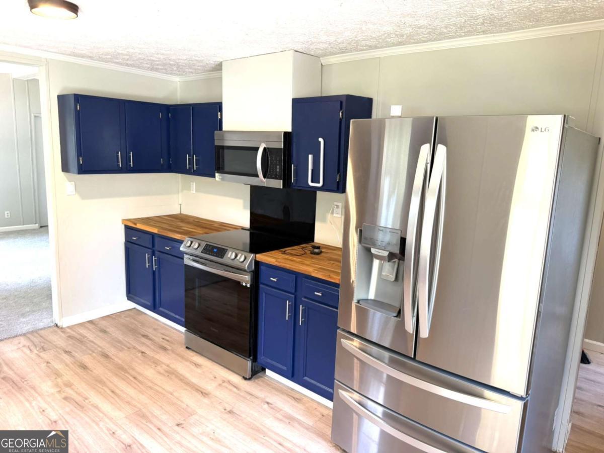 231 Hawks Way Property Photo 2