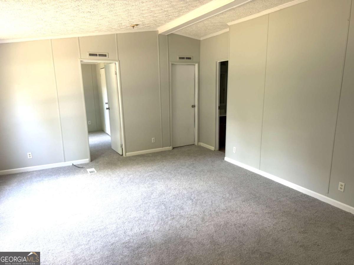 231 Hawks Way Property Photo 8