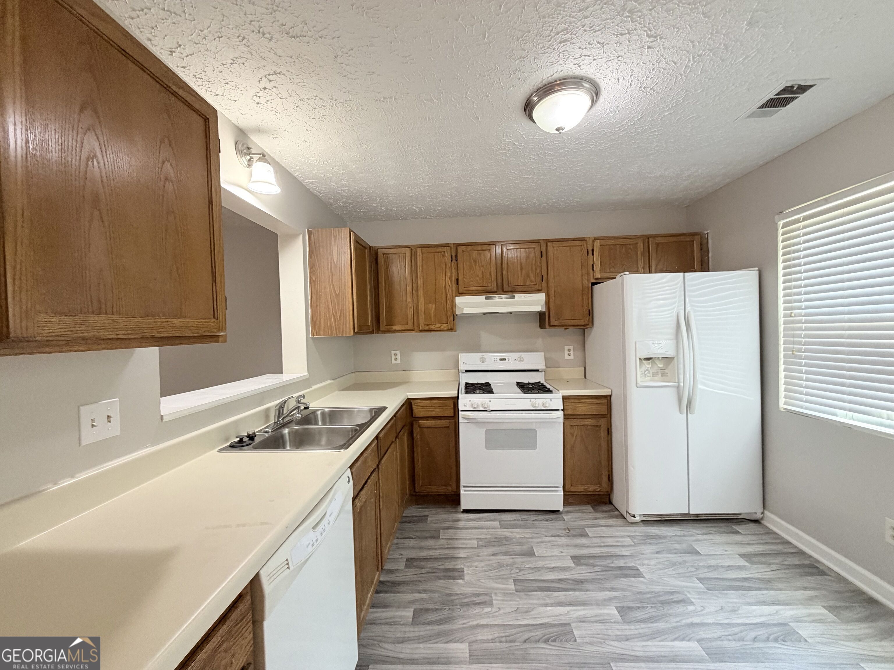 3528 Main Station Drive Sw Property Photo 4