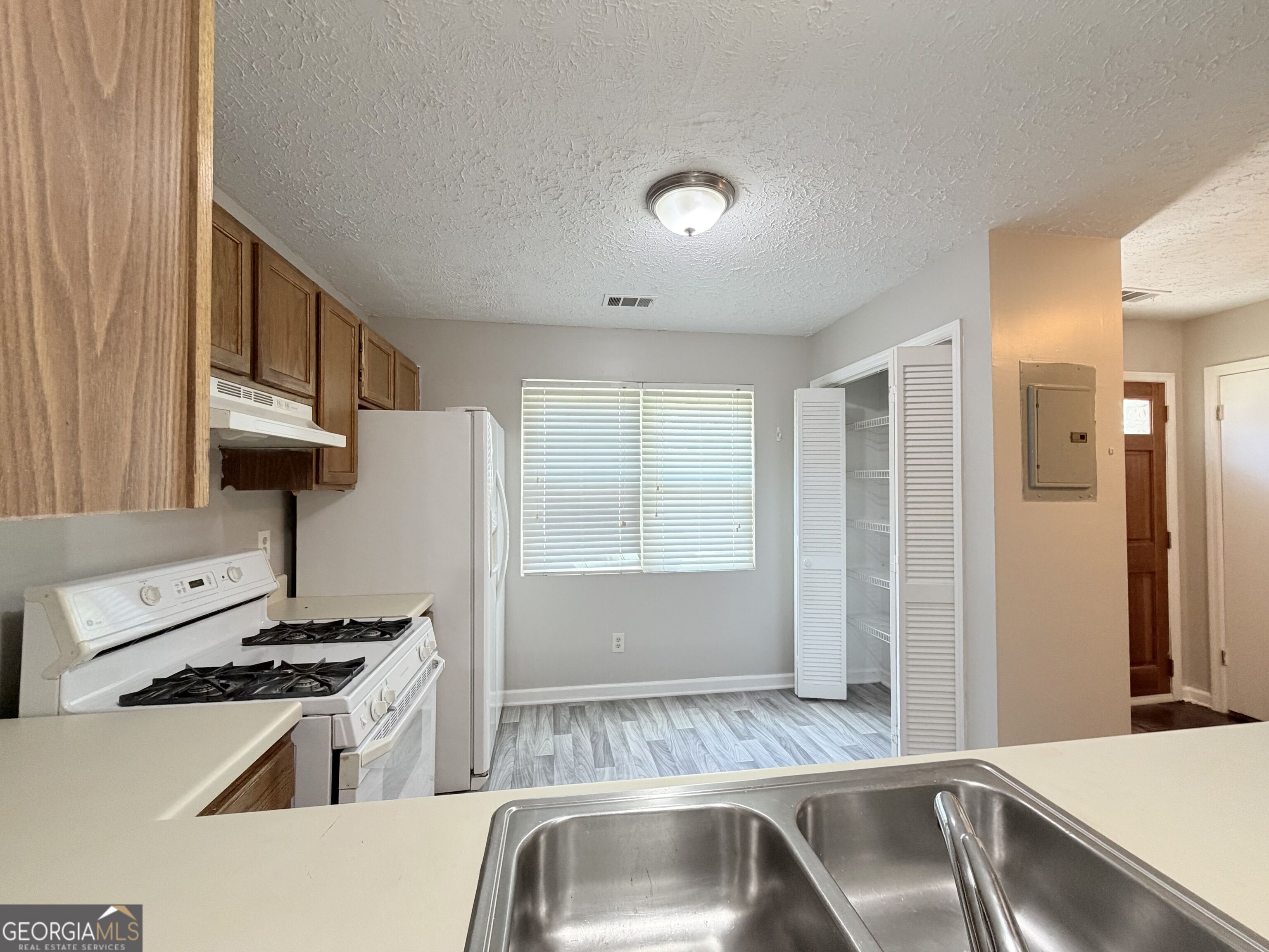 3528 Main Station Drive Sw Property Photo 5