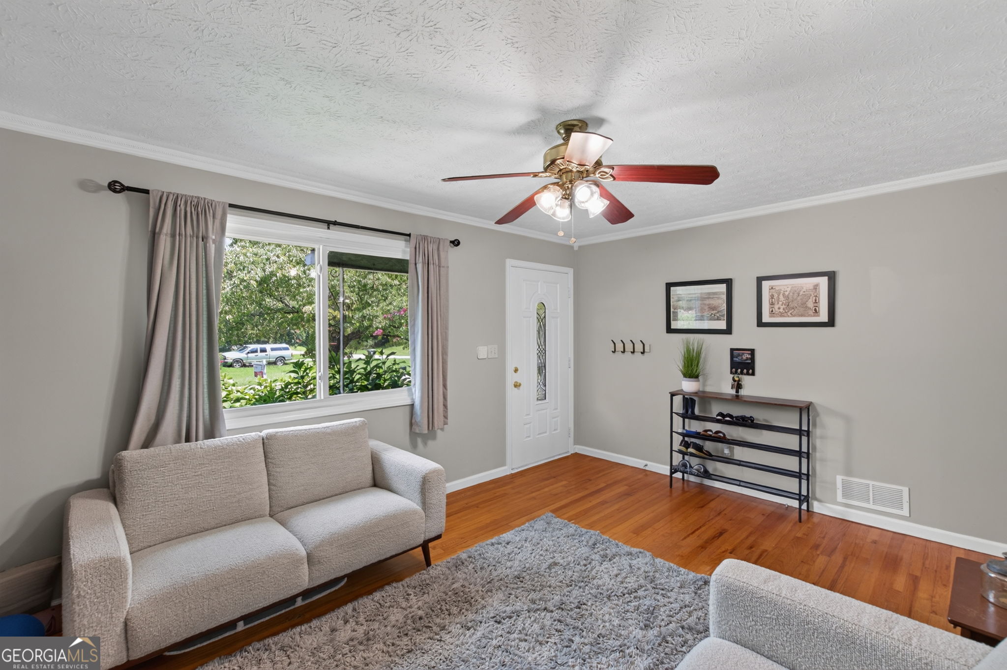 877 King Drive Se Property Photo 6