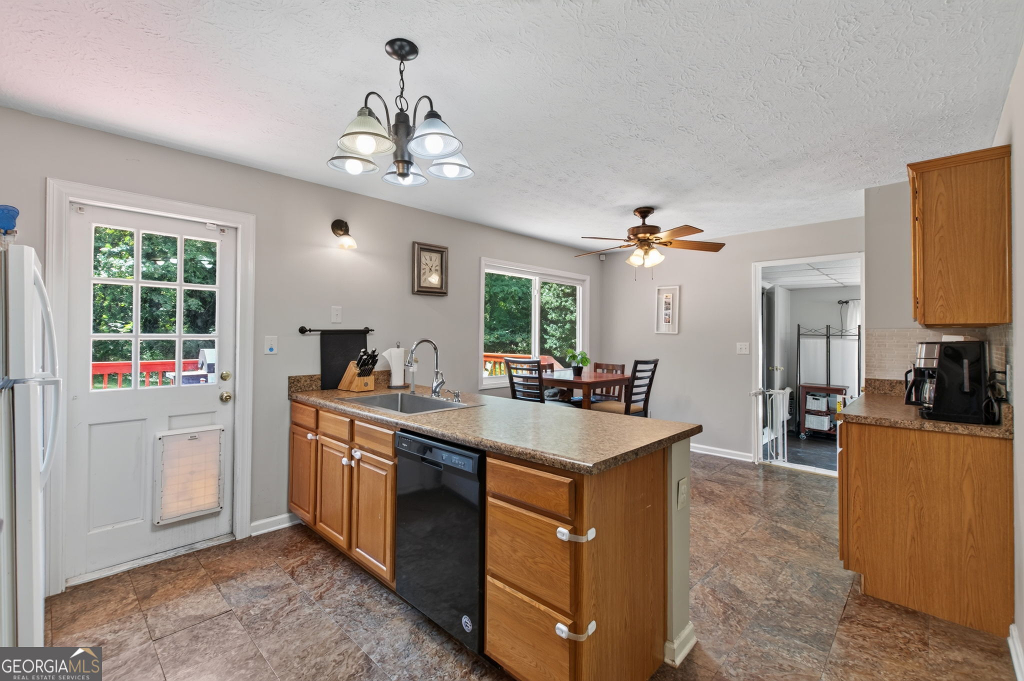 877 King Drive Se Property Photo 10