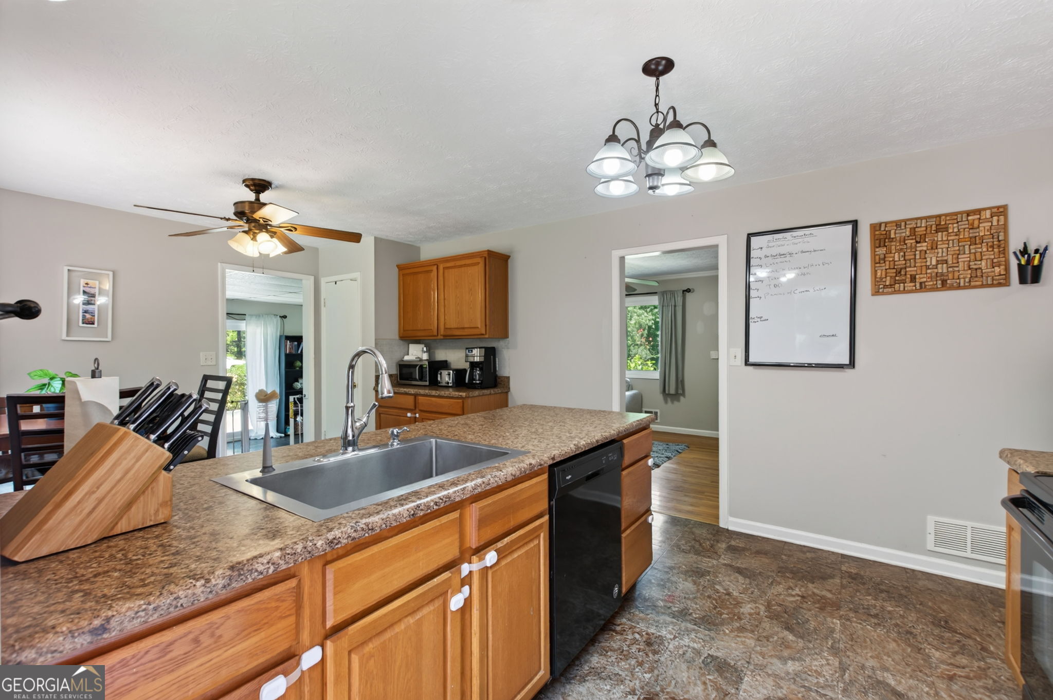 877 King Drive Se Property Photo 11