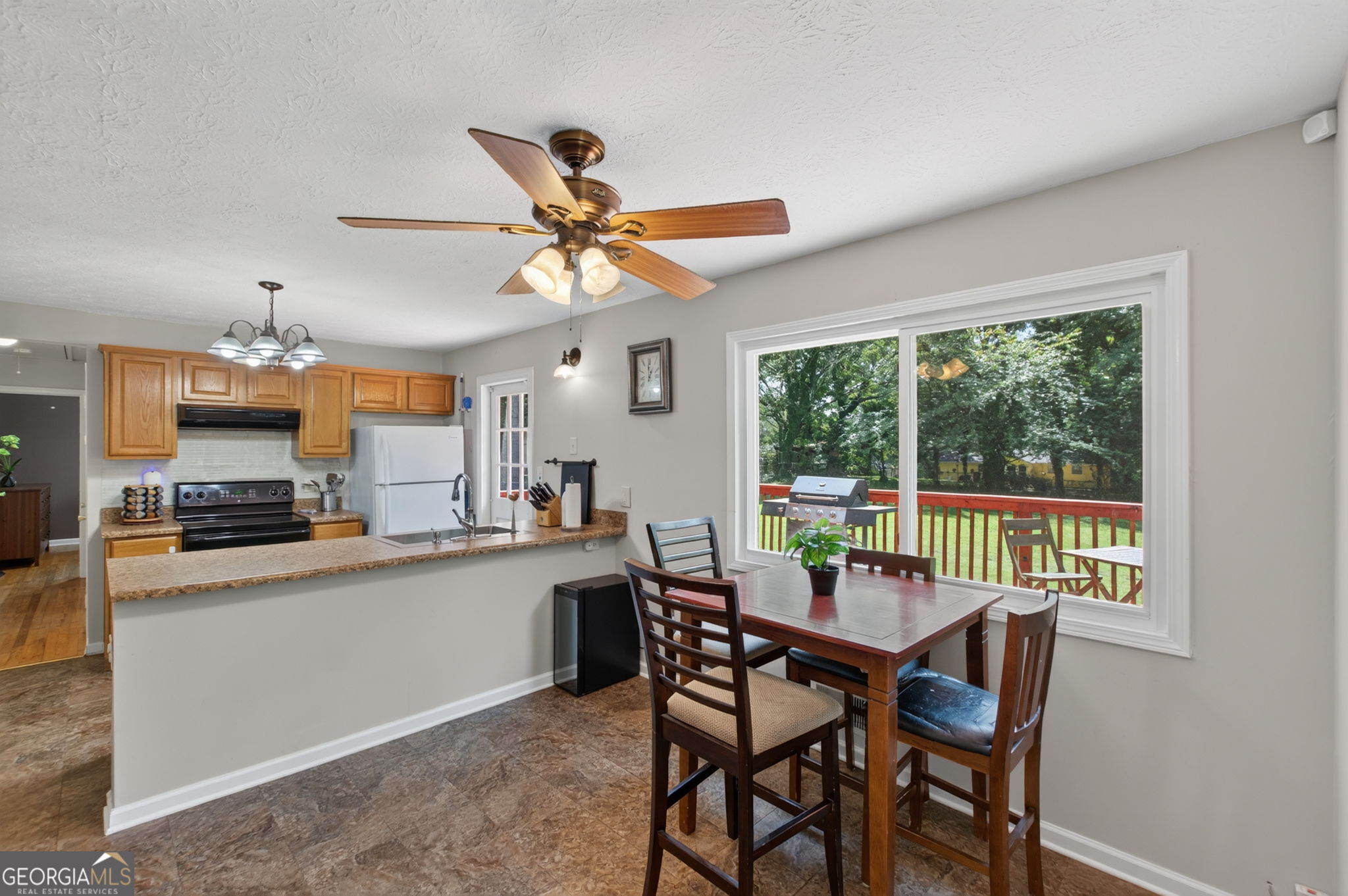 877 King Drive Se Property Photo 15