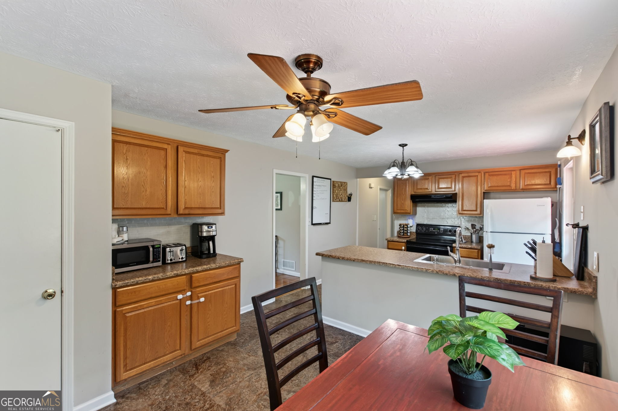 877 King Drive Se Property Photo 16