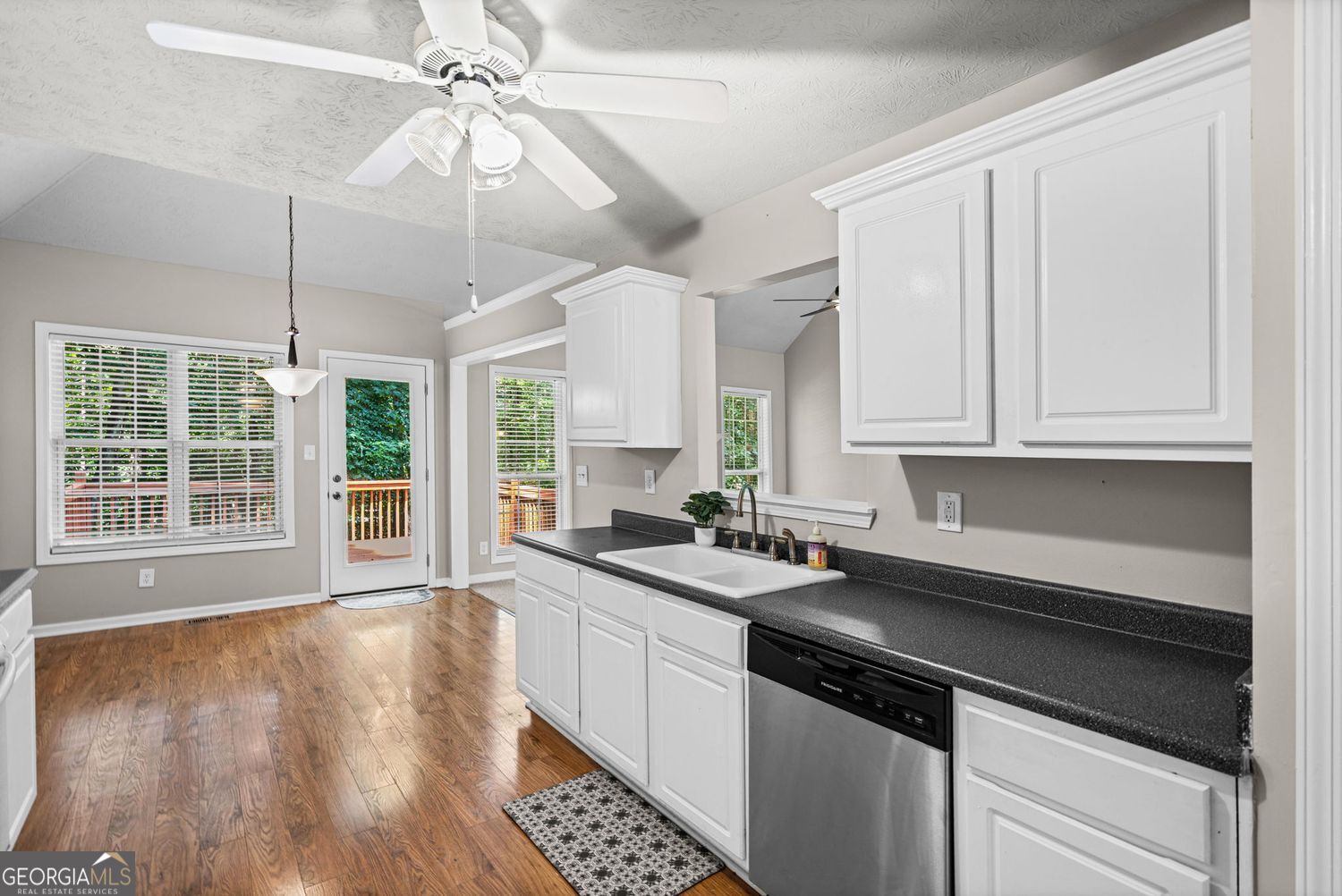 6225 Brook Hollow Creek Drive Property Photo 13