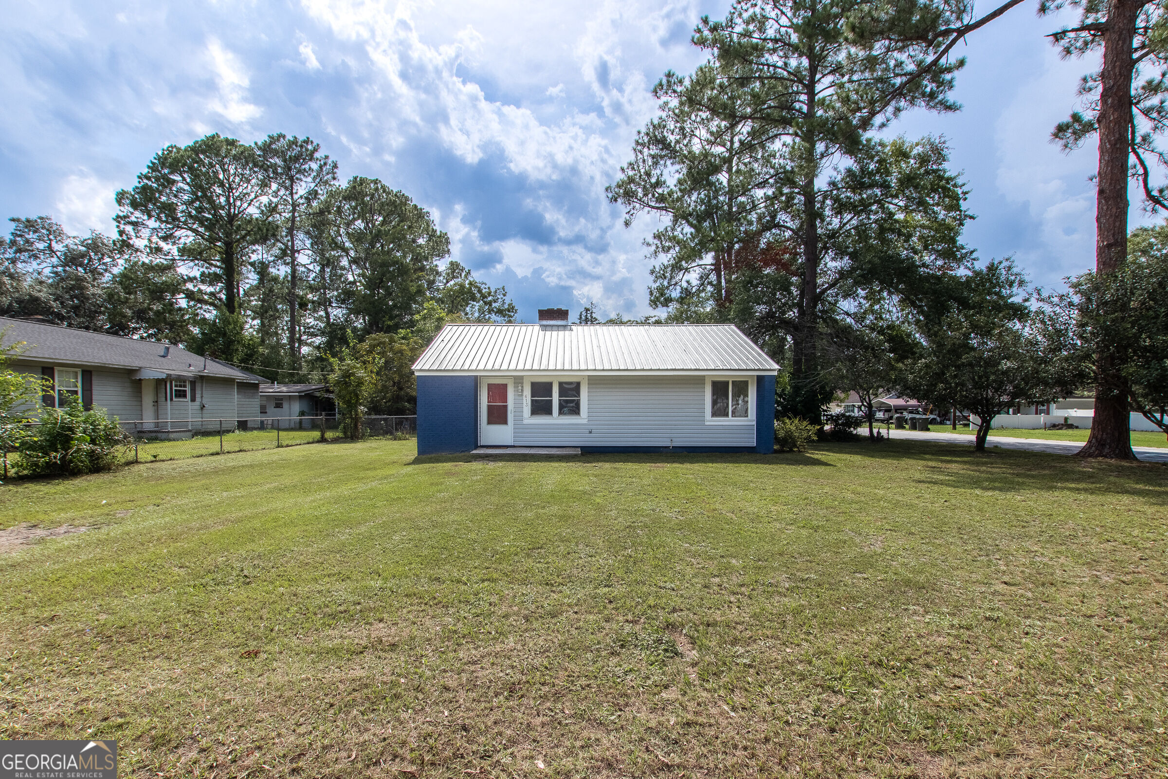 613 N Crawford Street Property Photo 2