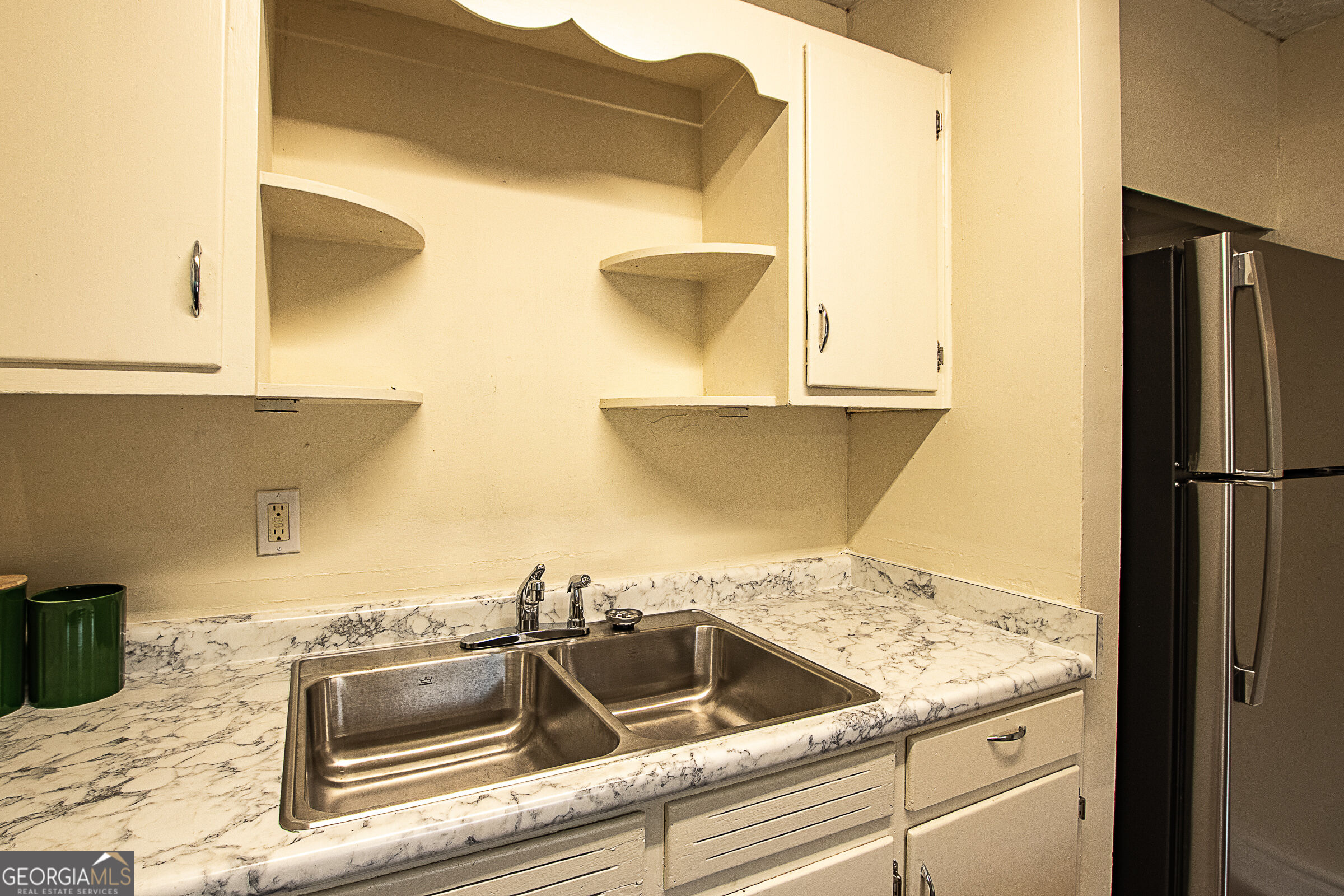 613 N Crawford Street Property Photo 11