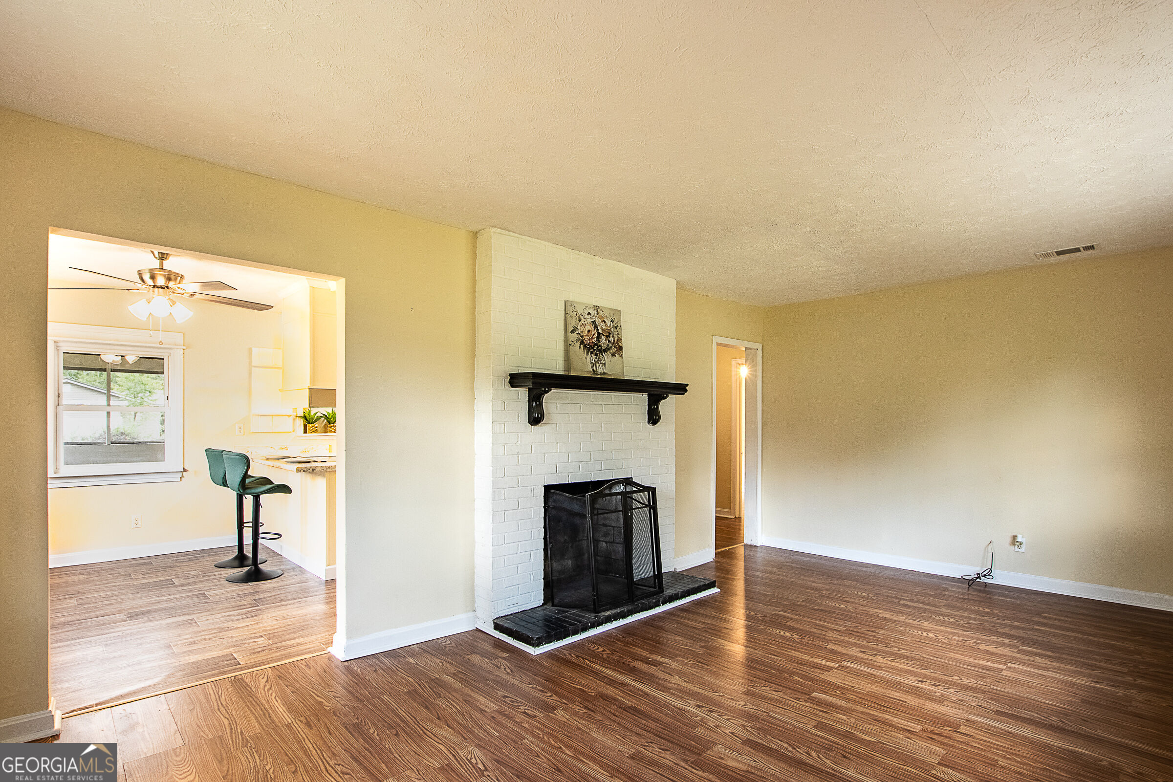 613 N Crawford Street Property Photo 12