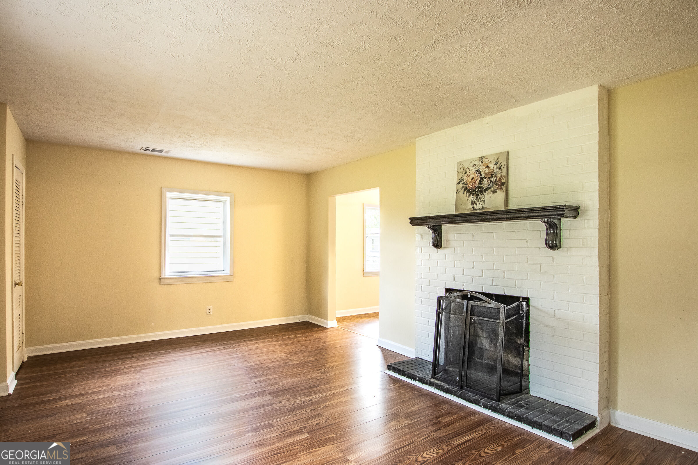 613 N Crawford Street Property Photo 13