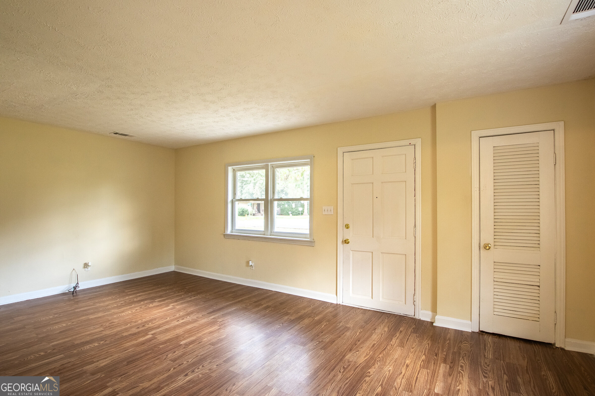 613 N Crawford Street Property Photo 14