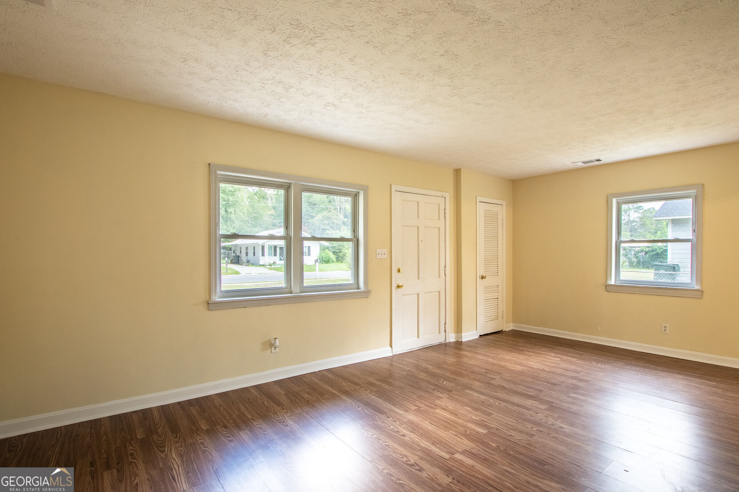 613 N Crawford Street Property Photo 15