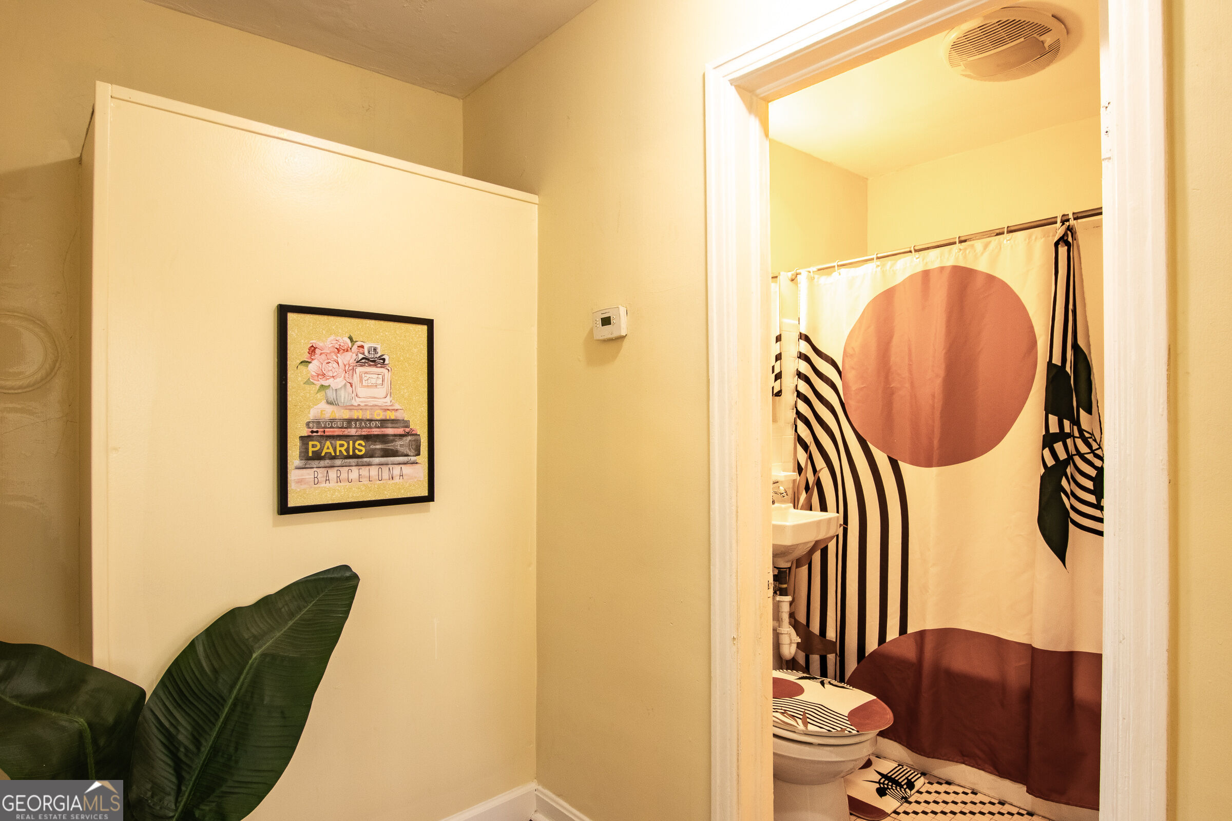 613 N Crawford Street Property Photo 16