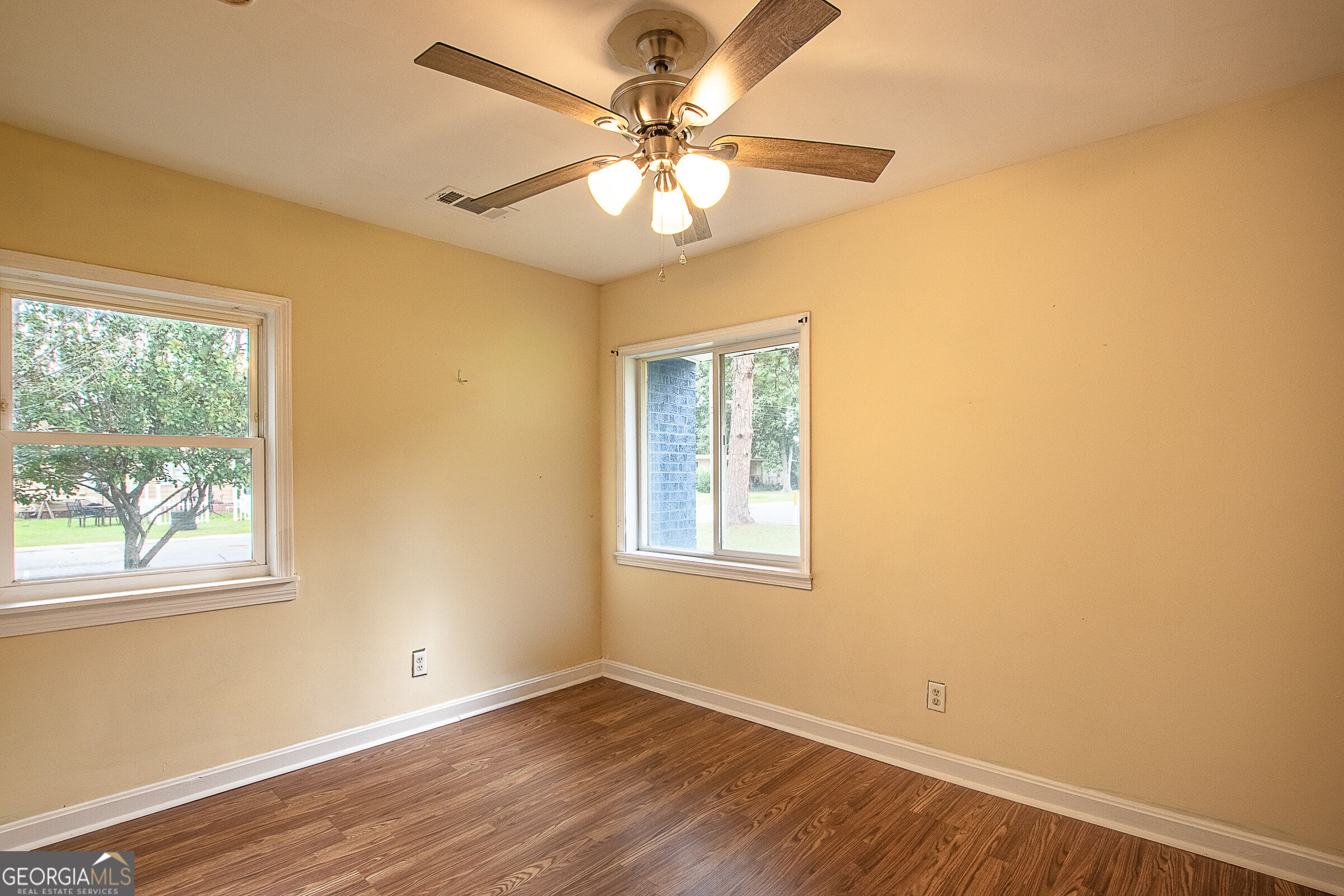 613 N Crawford Street Property Photo 19