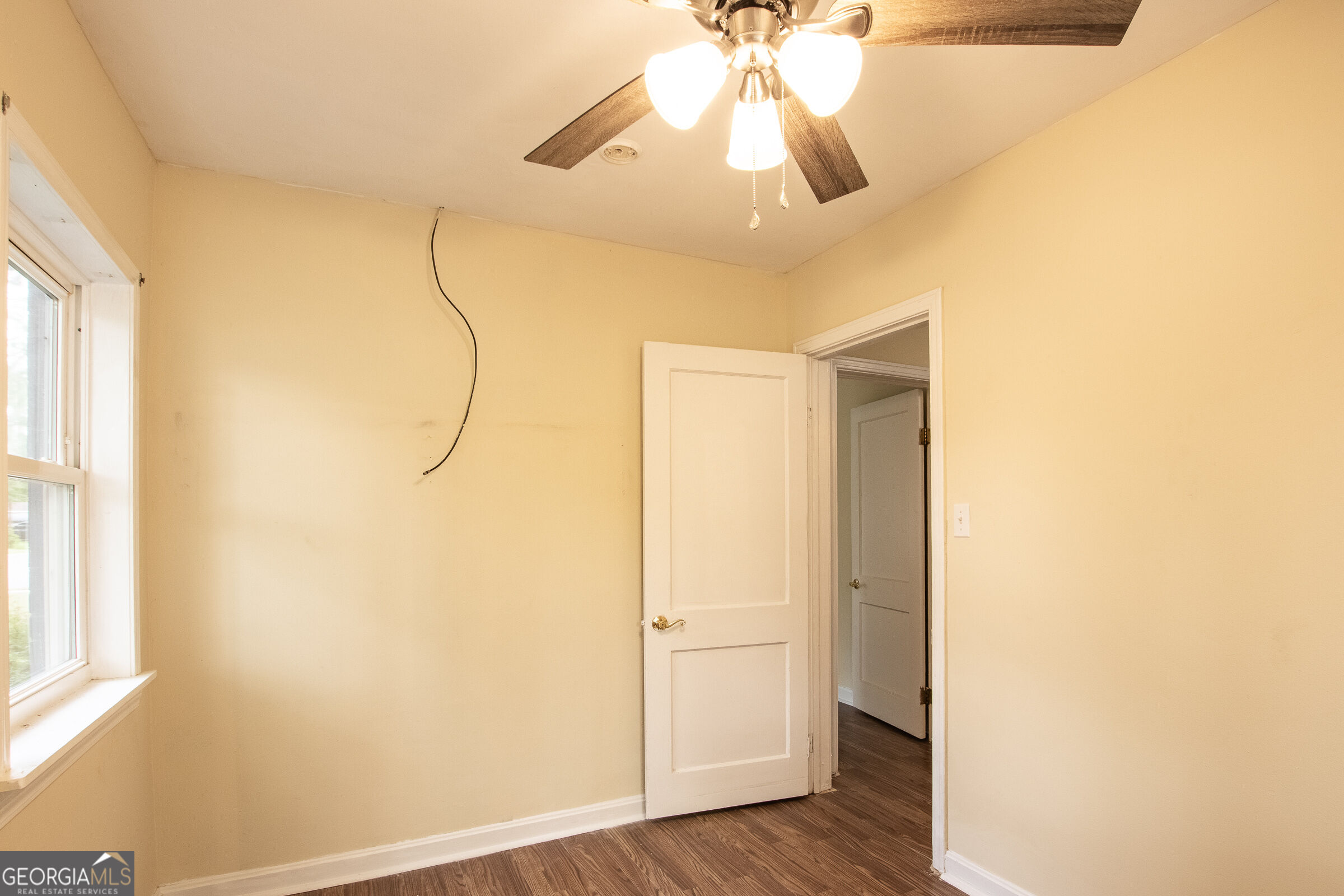 613 N Crawford Street Property Photo 23