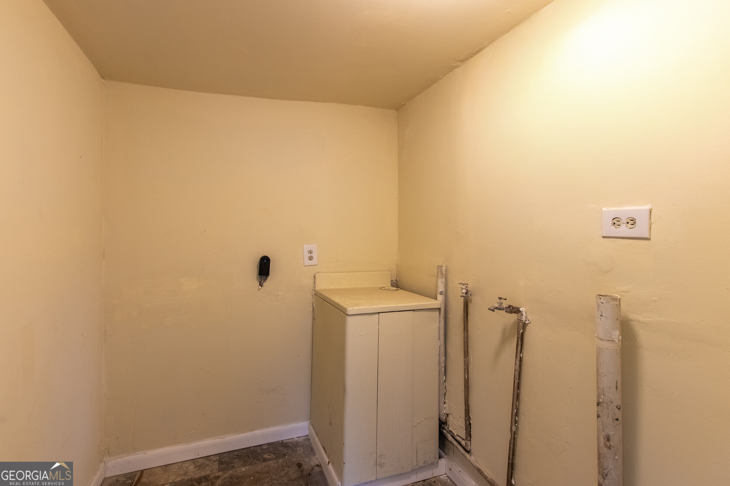 613 N Crawford Street Property Photo 26