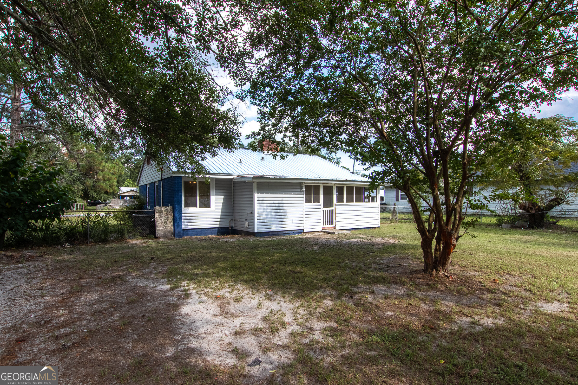 613 N Crawford Street Property Photo 30