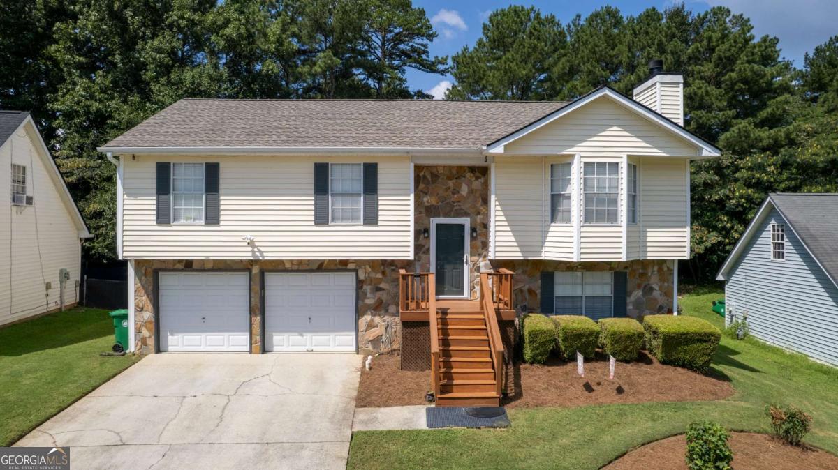 1046 Redan Trace Property Photo 3