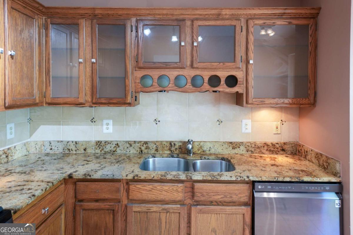 1046 Redan Trace Property Photo 11