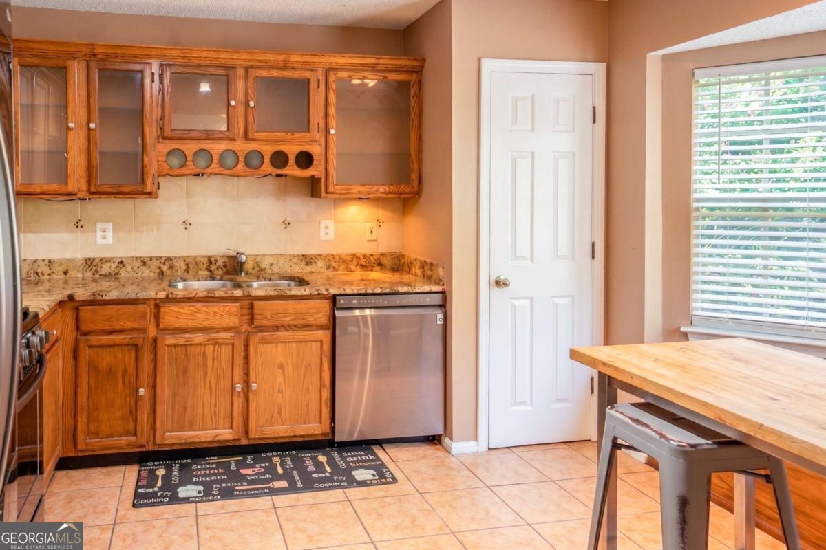 1046 Redan Trace Property Photo 12