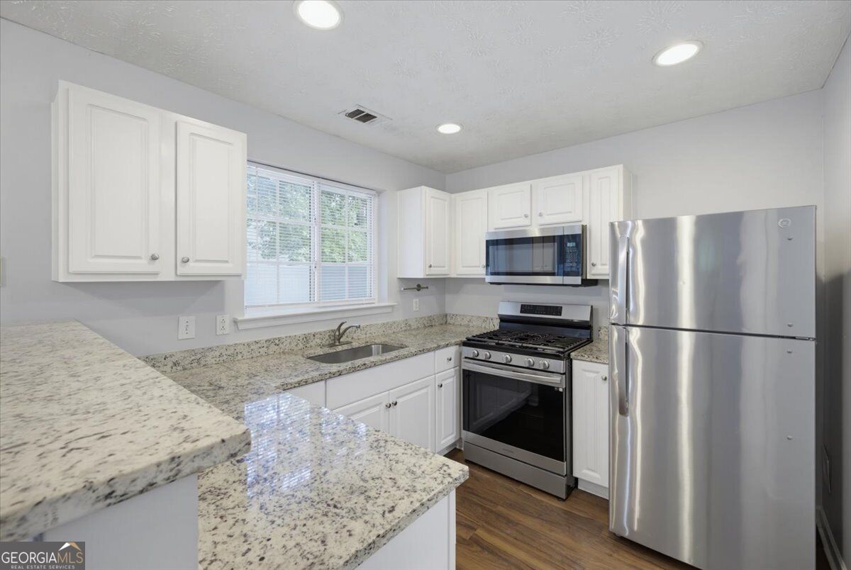 904 Windcroft Circle Nw Property Photo 11
