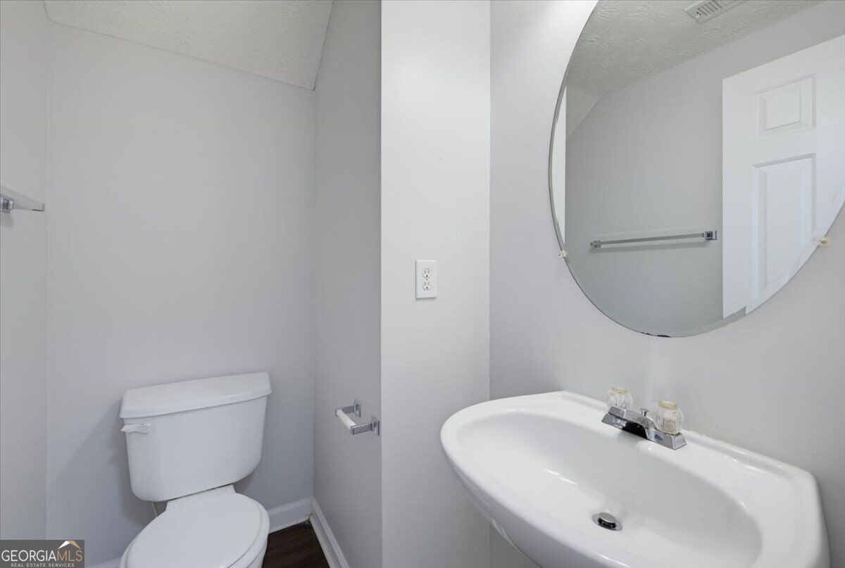 904 Windcroft Circle Nw Property Photo 14