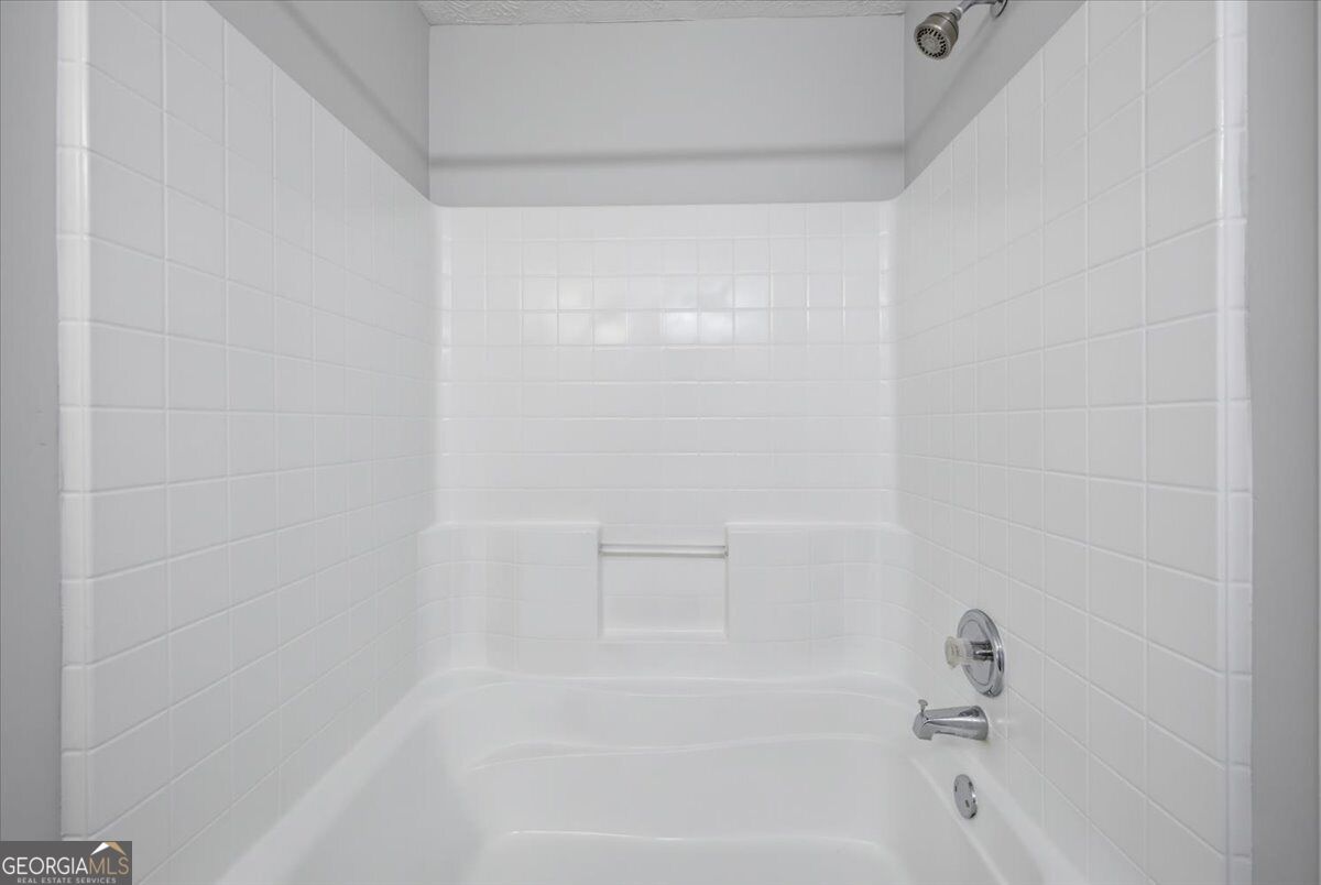 904 Windcroft Circle Nw Property Photo 17