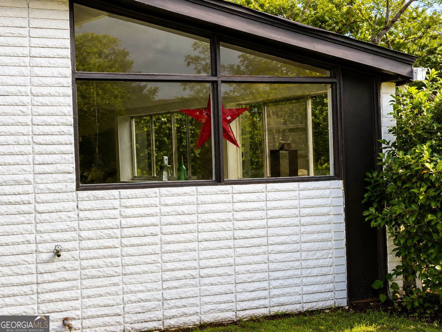 203 Pineview Drive Property Photo 4