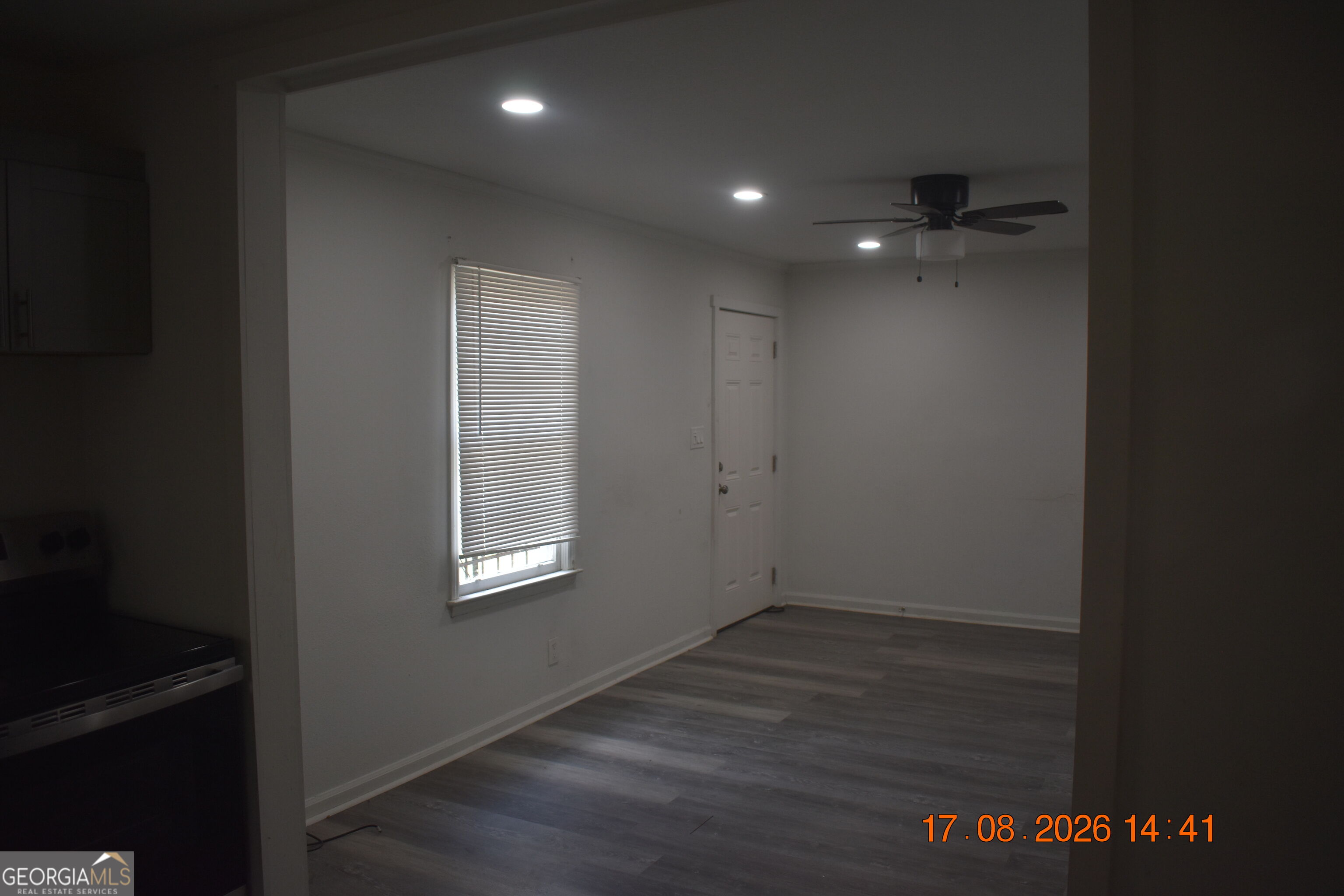 881 Poppy Avenue Property Photo 3