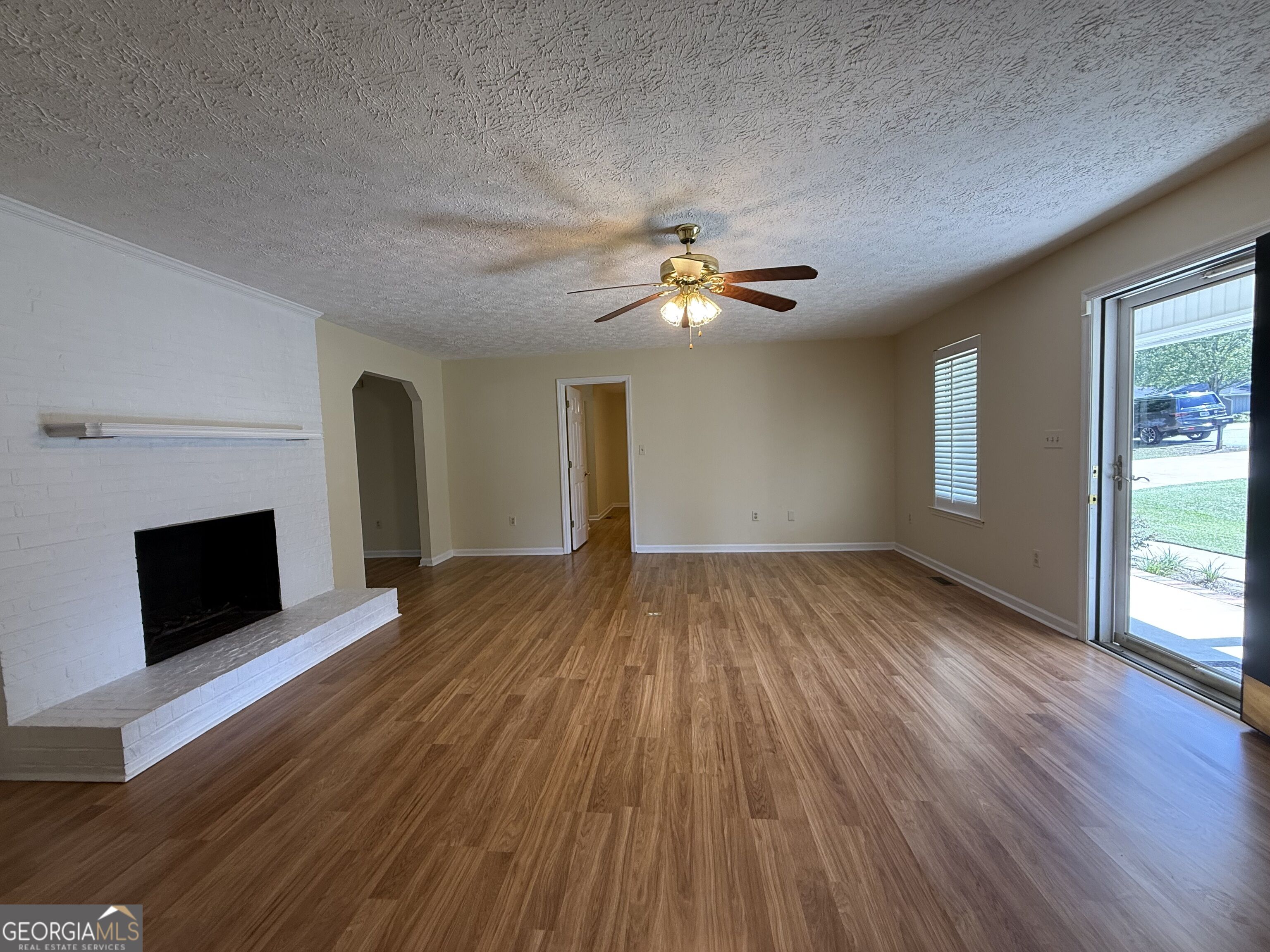 422 King Lane Property Photo 2