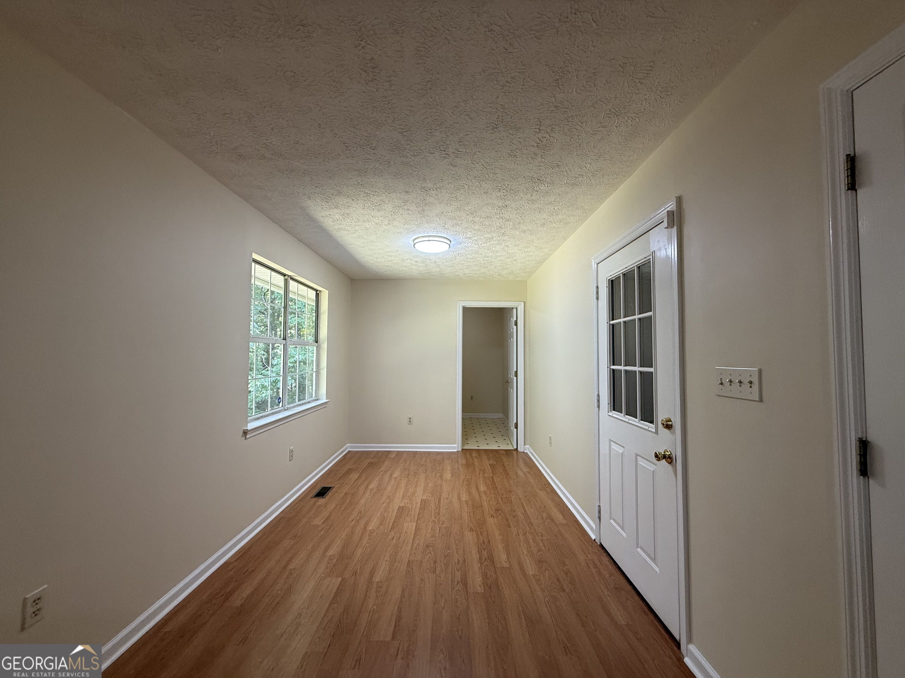 422 King Lane Property Photo 7