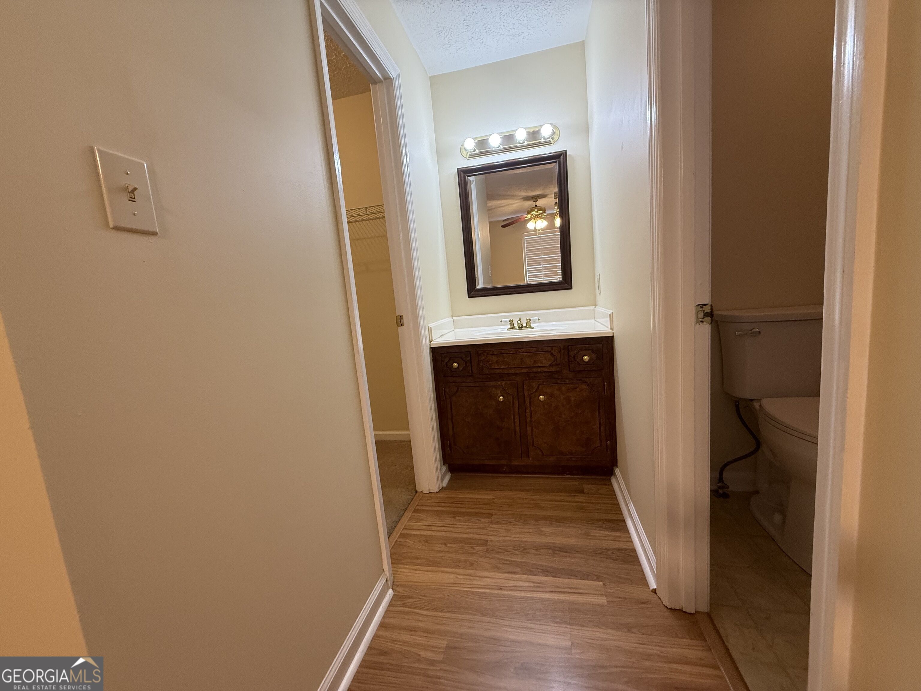 422 King Lane Property Photo 11