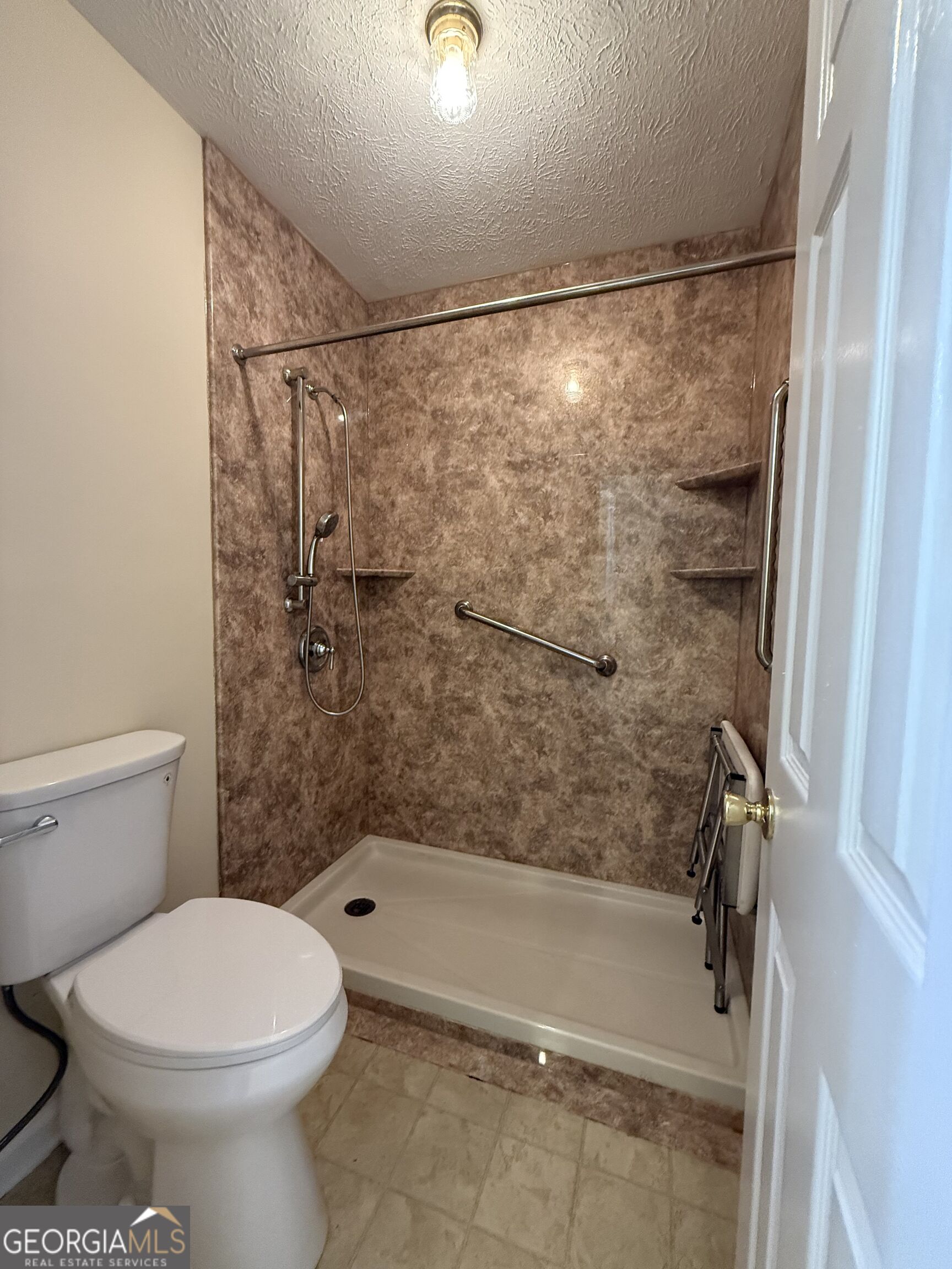 422 King Lane Property Photo 12