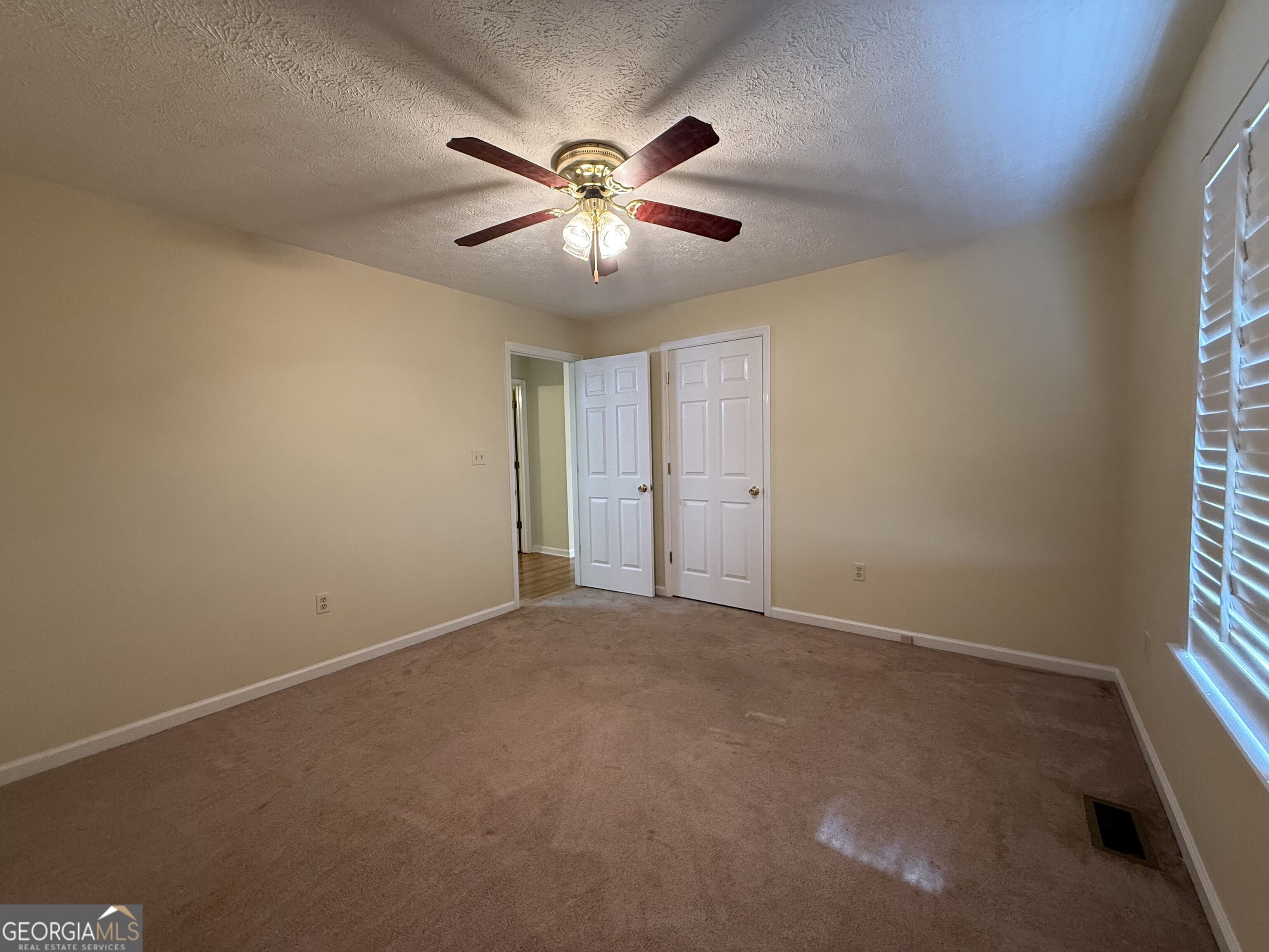 422 King Lane Property Photo 15