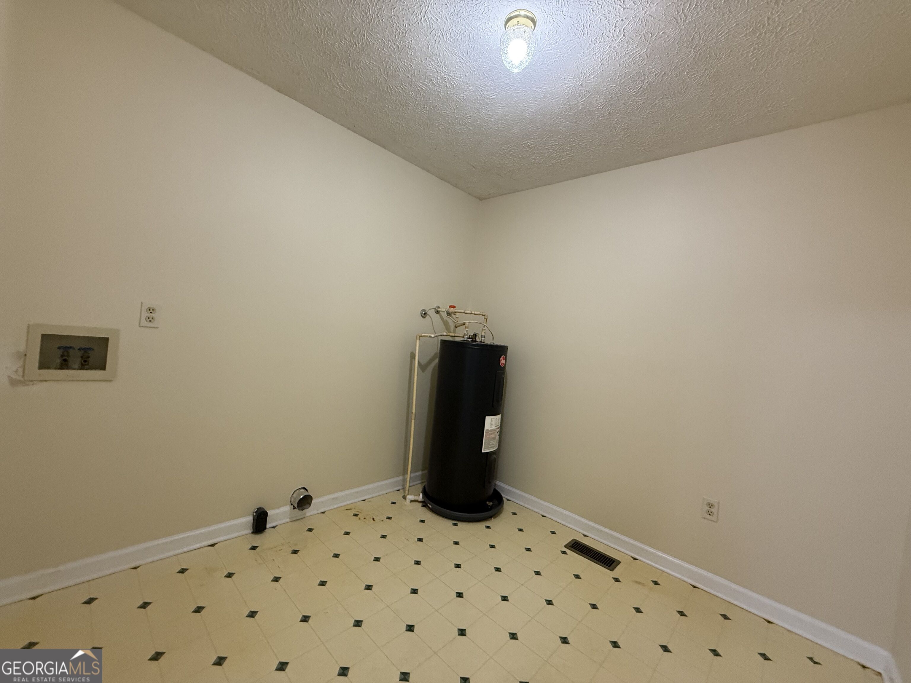 422 King Lane Property Photo 16
