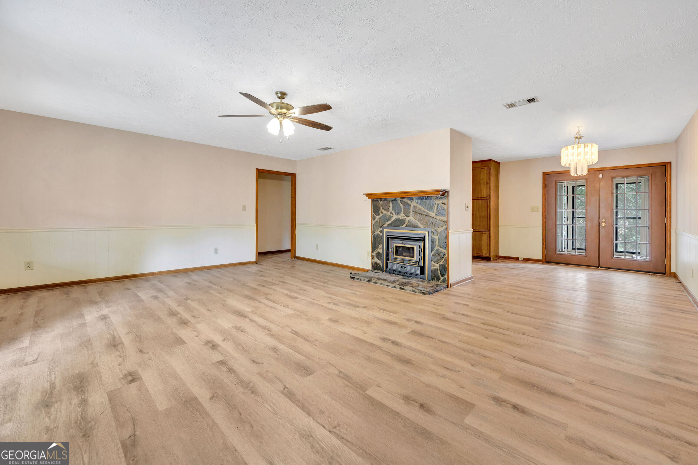 435 Miller Road Property Photo 8