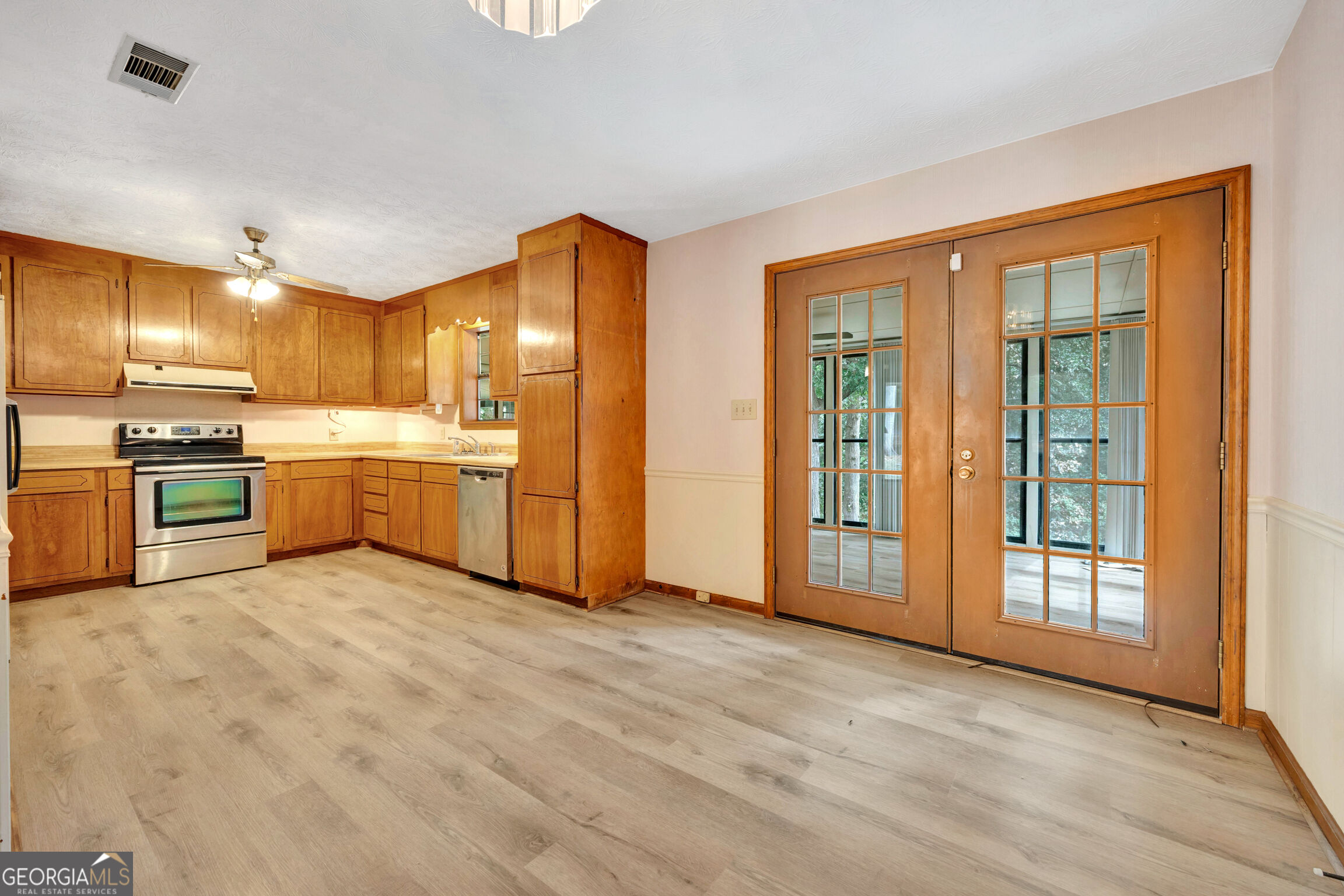 435 Miller Road Property Photo 16