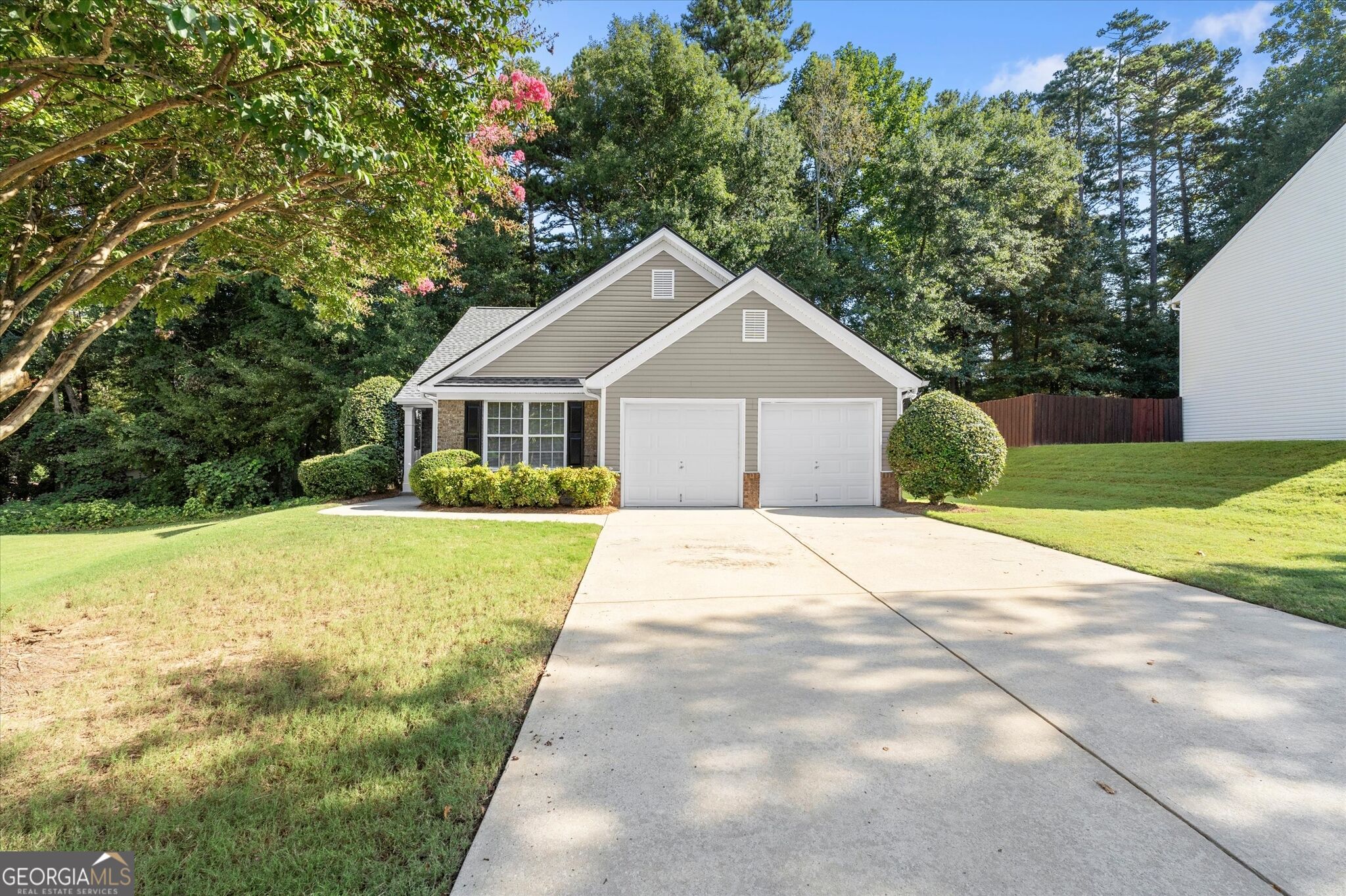 1421 Pine Acre Drive Property Photo 1