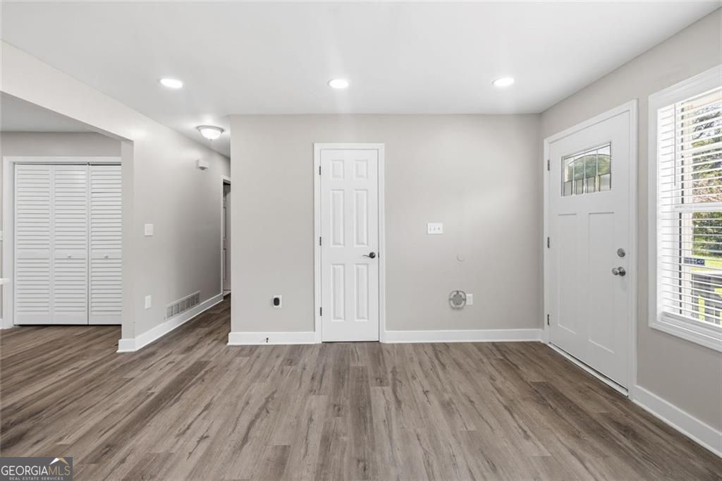 2818 Meadowview Drive Se Property Photo 7
